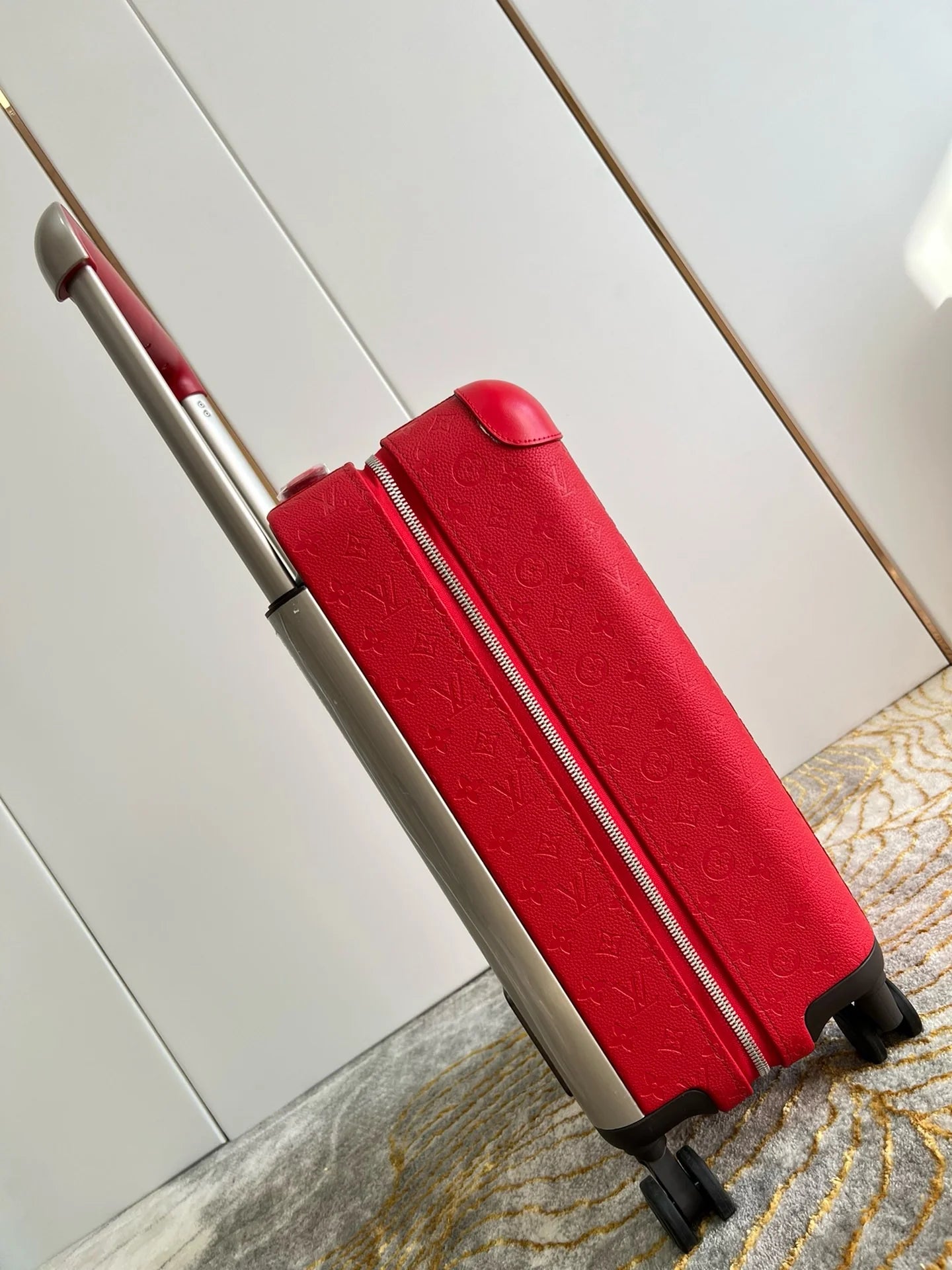 LV LUGGAGE