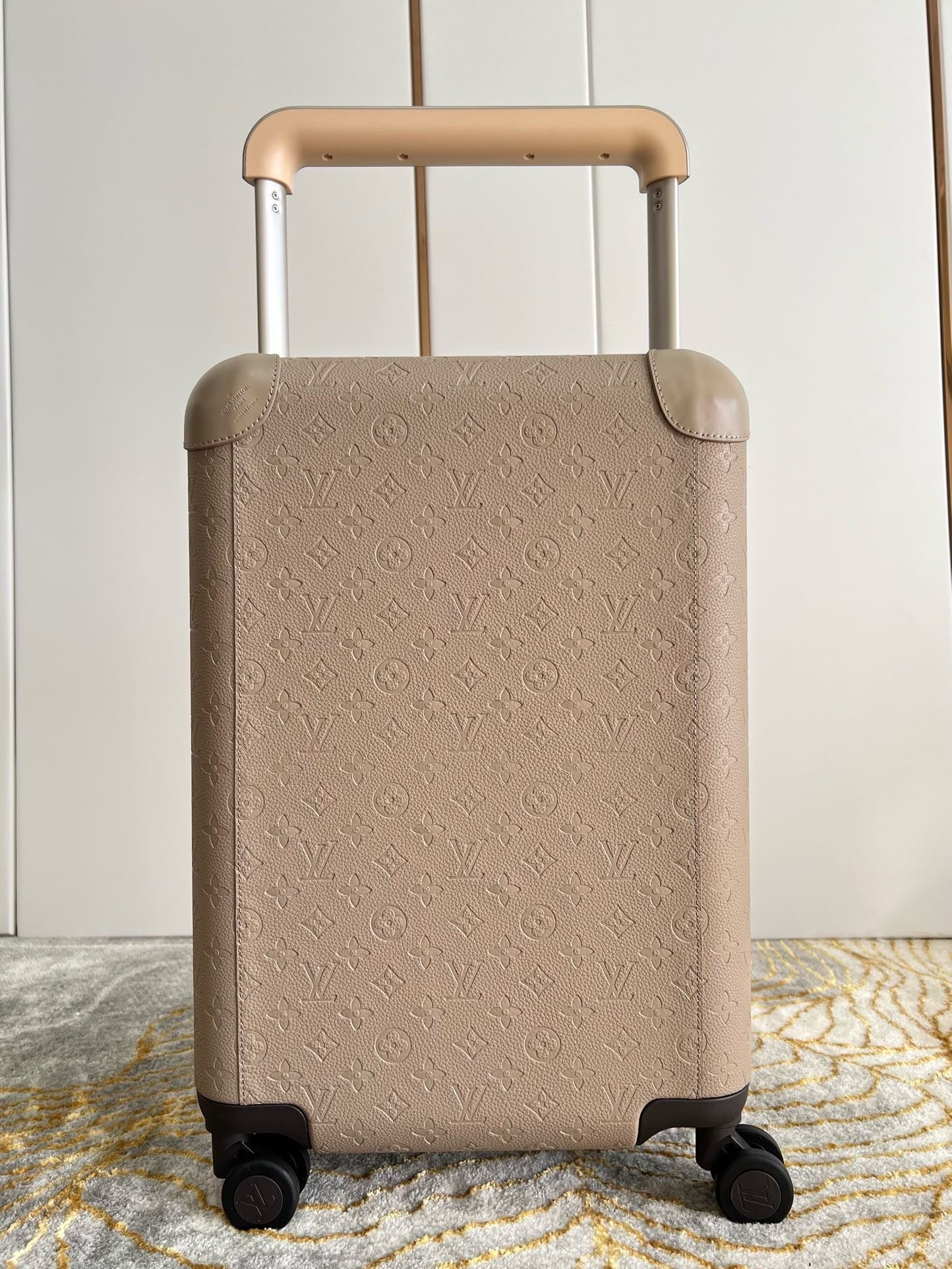 LV LUGGAGE