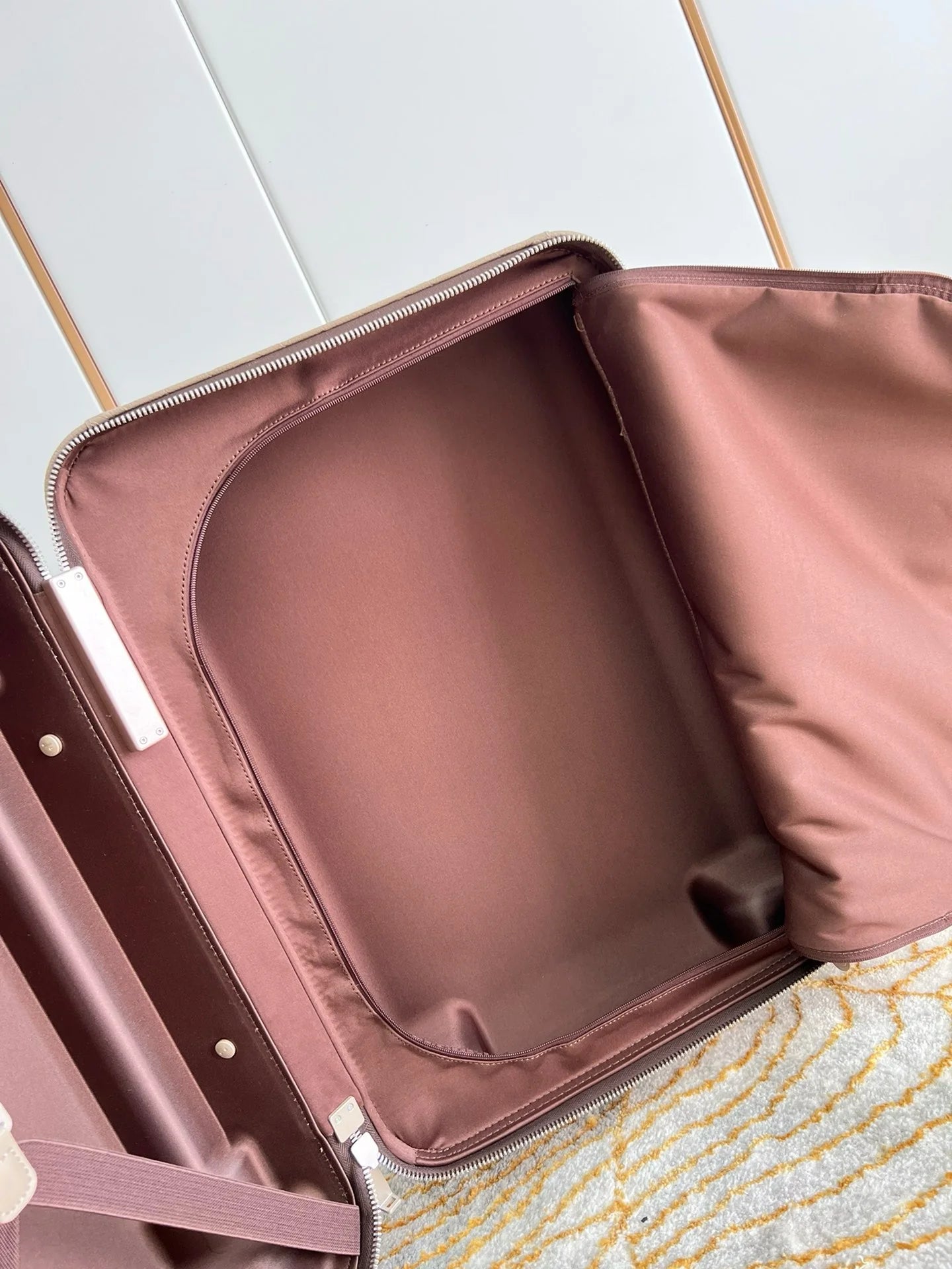 LV LUGGAGE