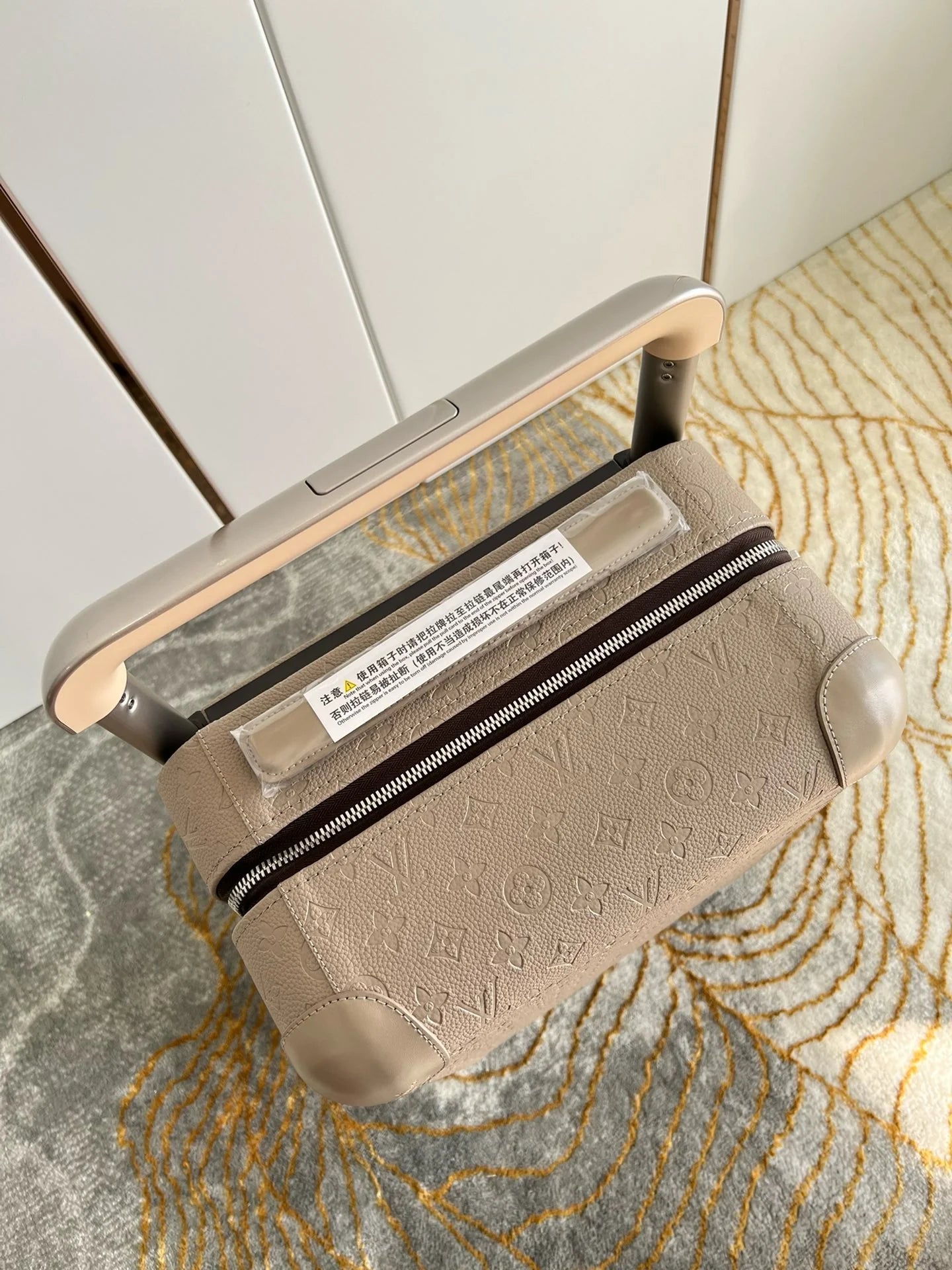 LV LUGGAGE