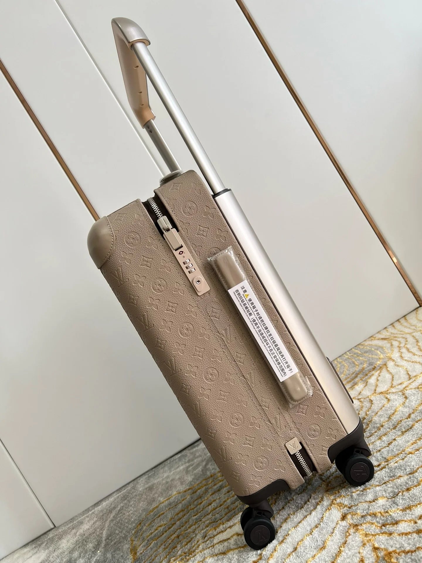 LV LUGGAGE