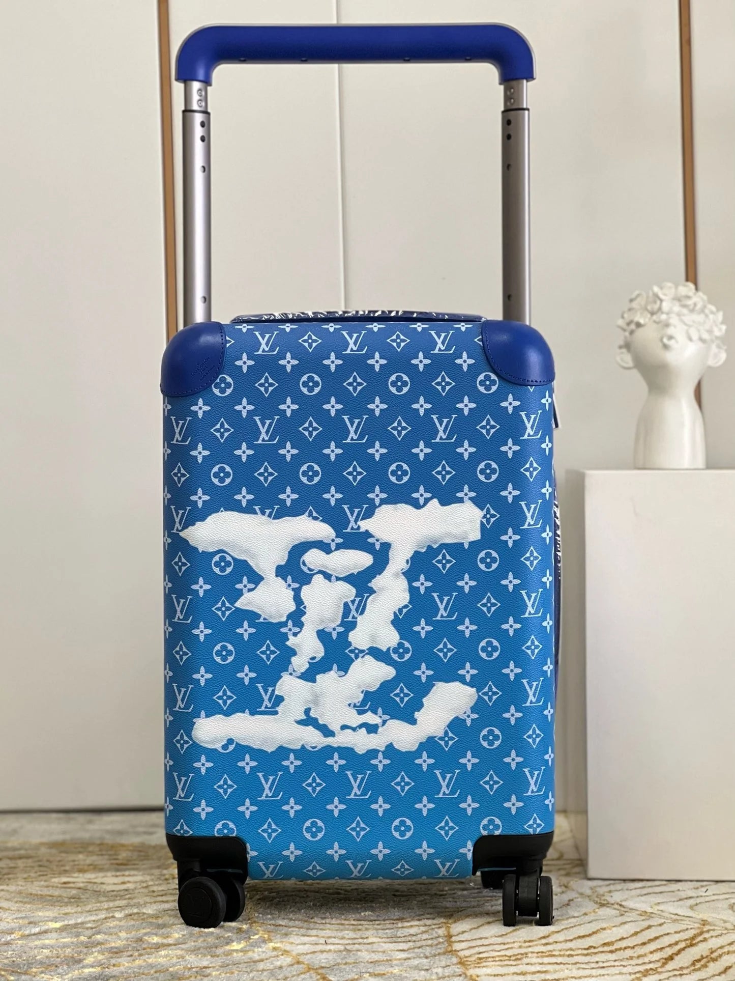 LV LUGGAGE
