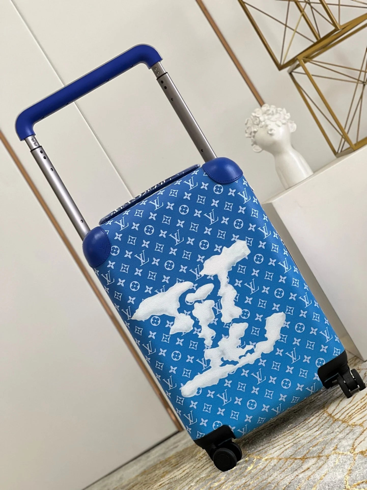 LV LUGGAGE