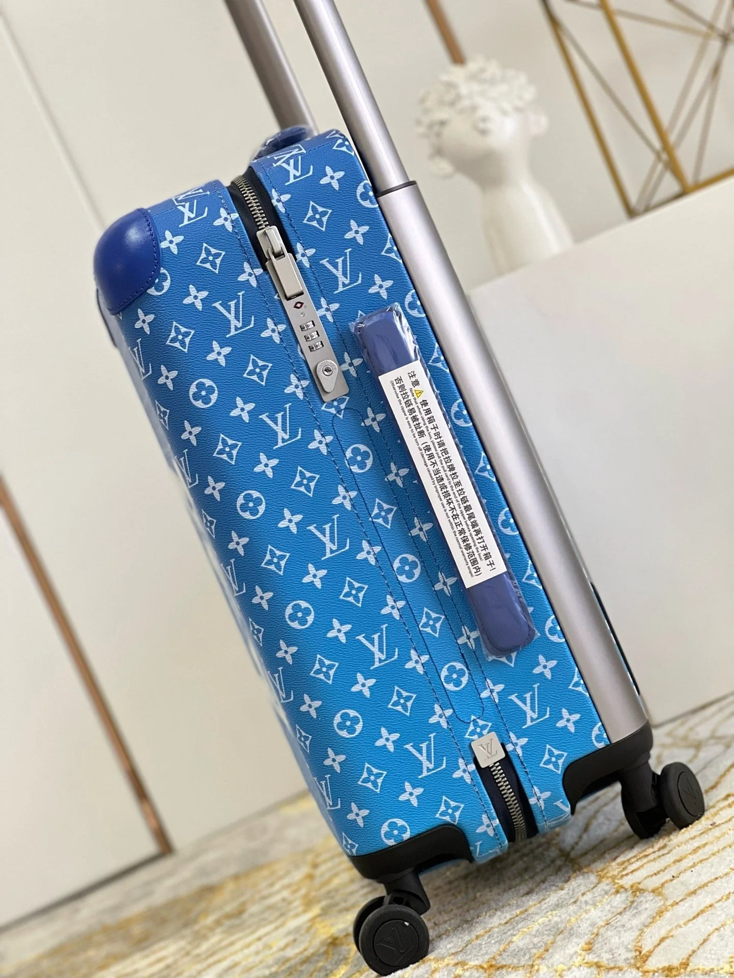 LV LUGGAGE