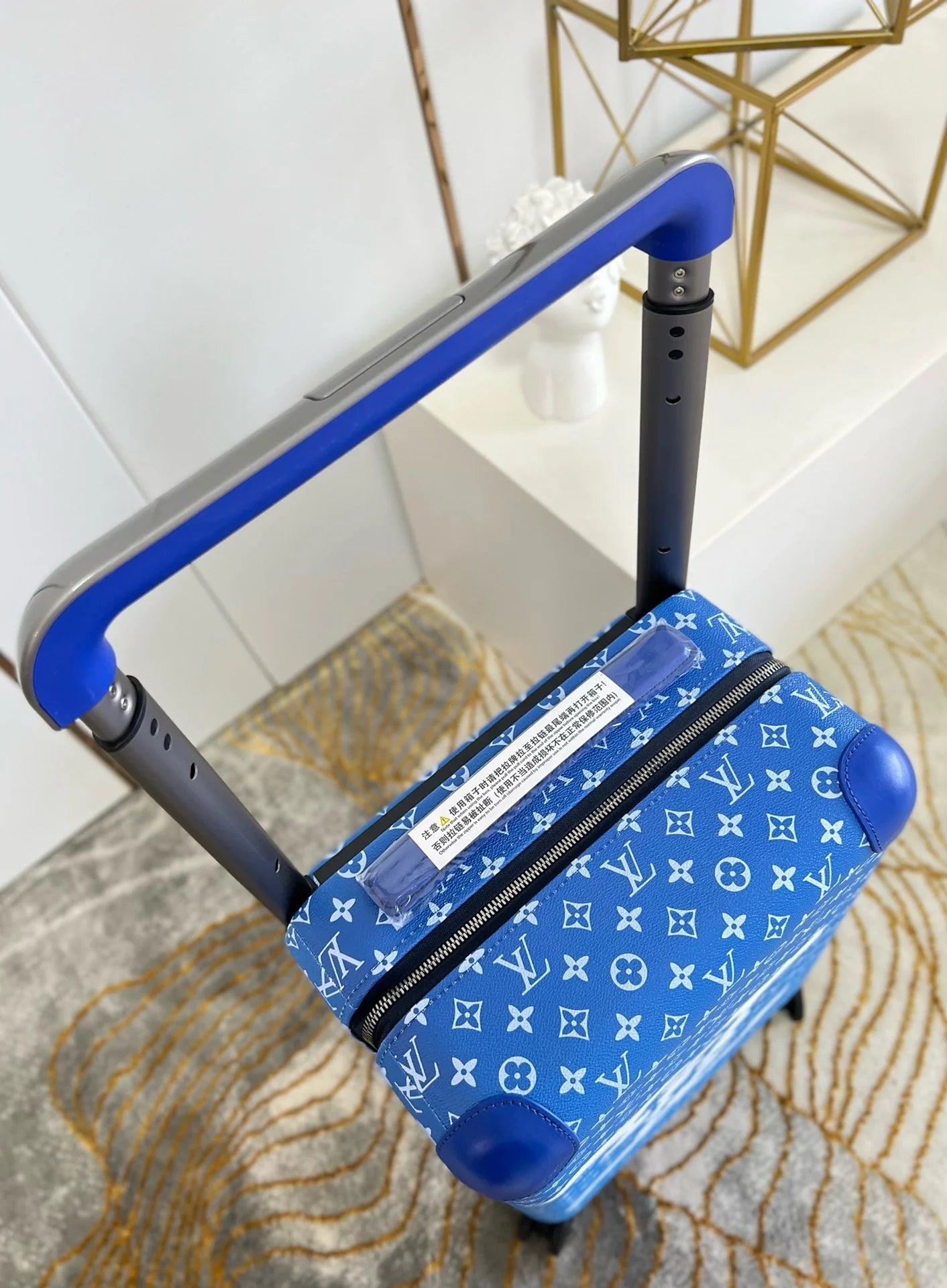 LV LUGGAGE