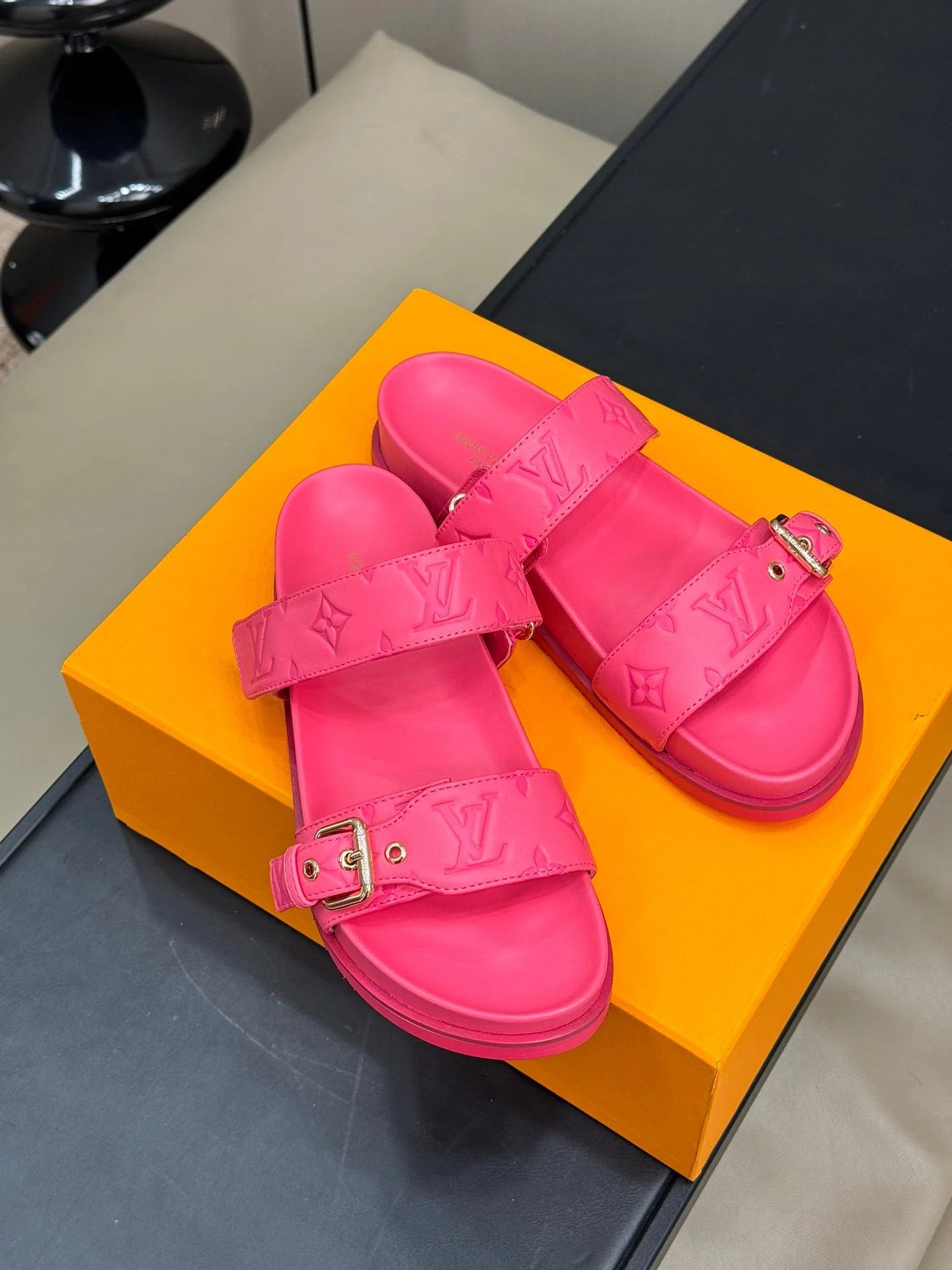 LV SANDAL