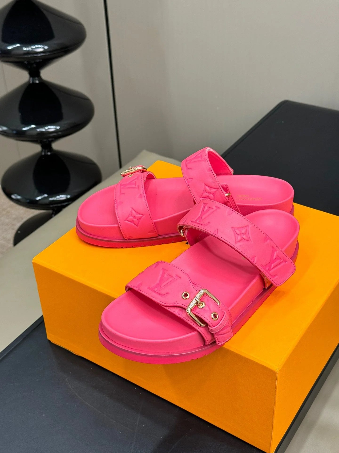 LV SANDAL