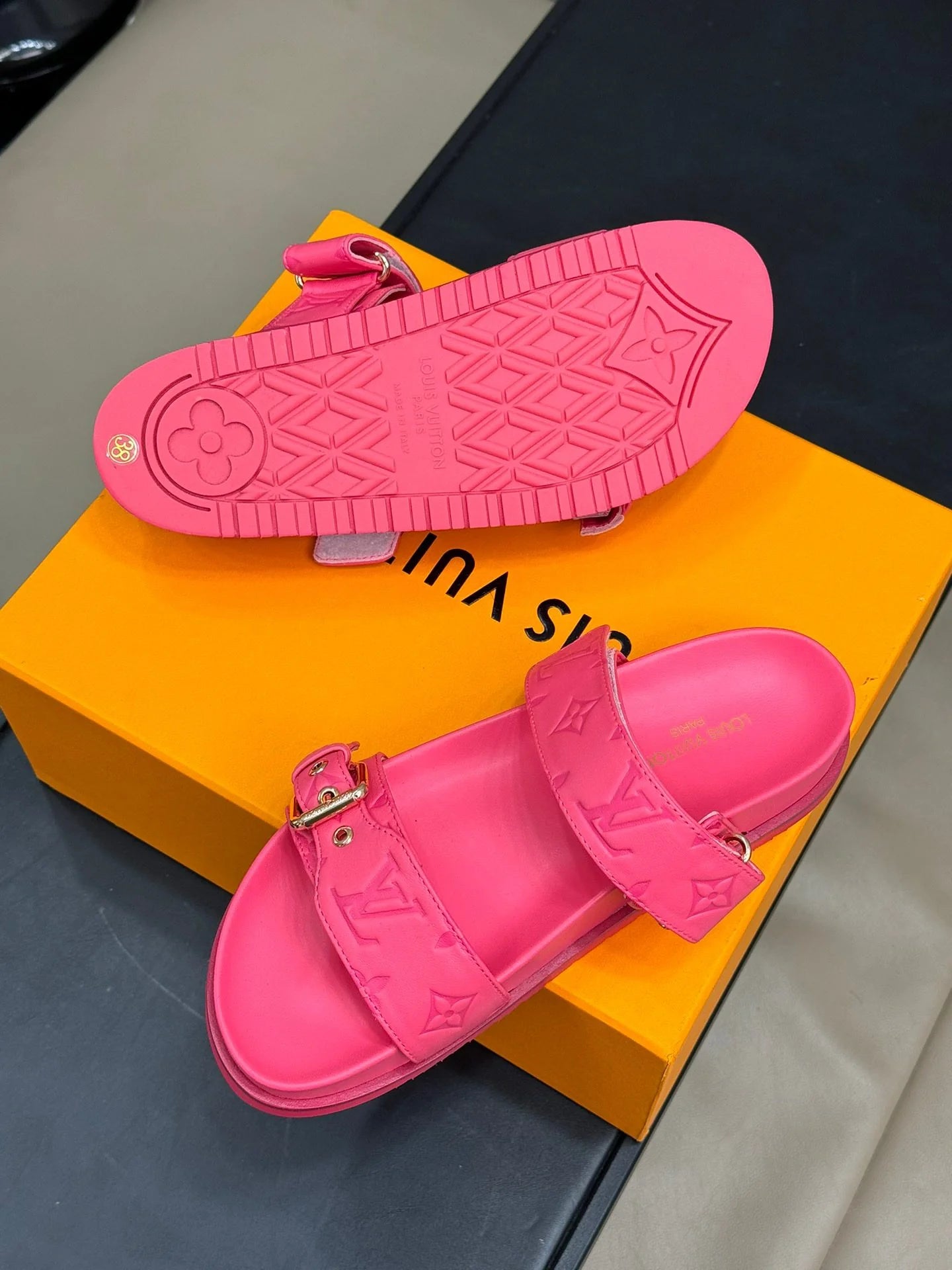 LV SANDAL