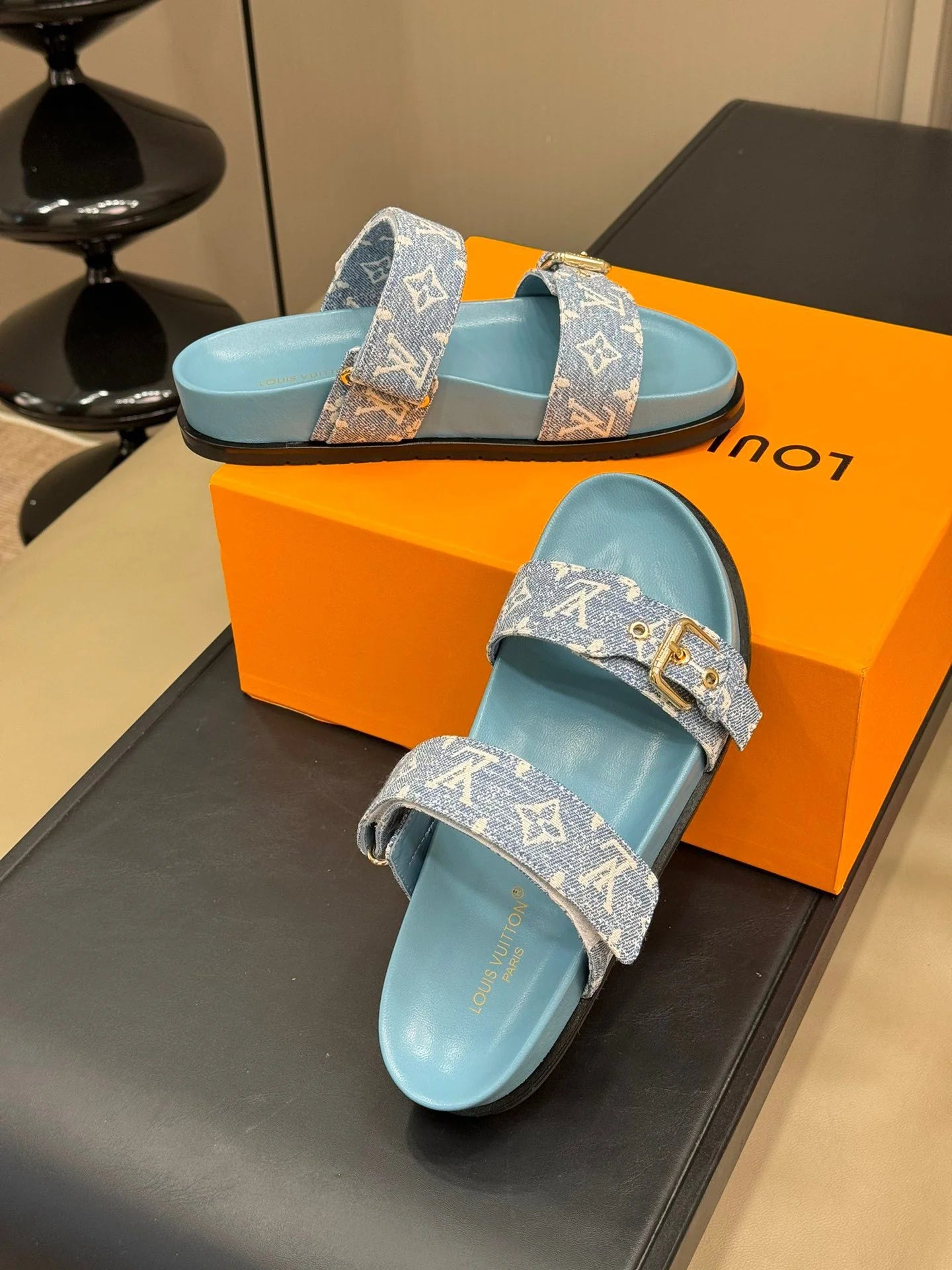 LV SANDAL