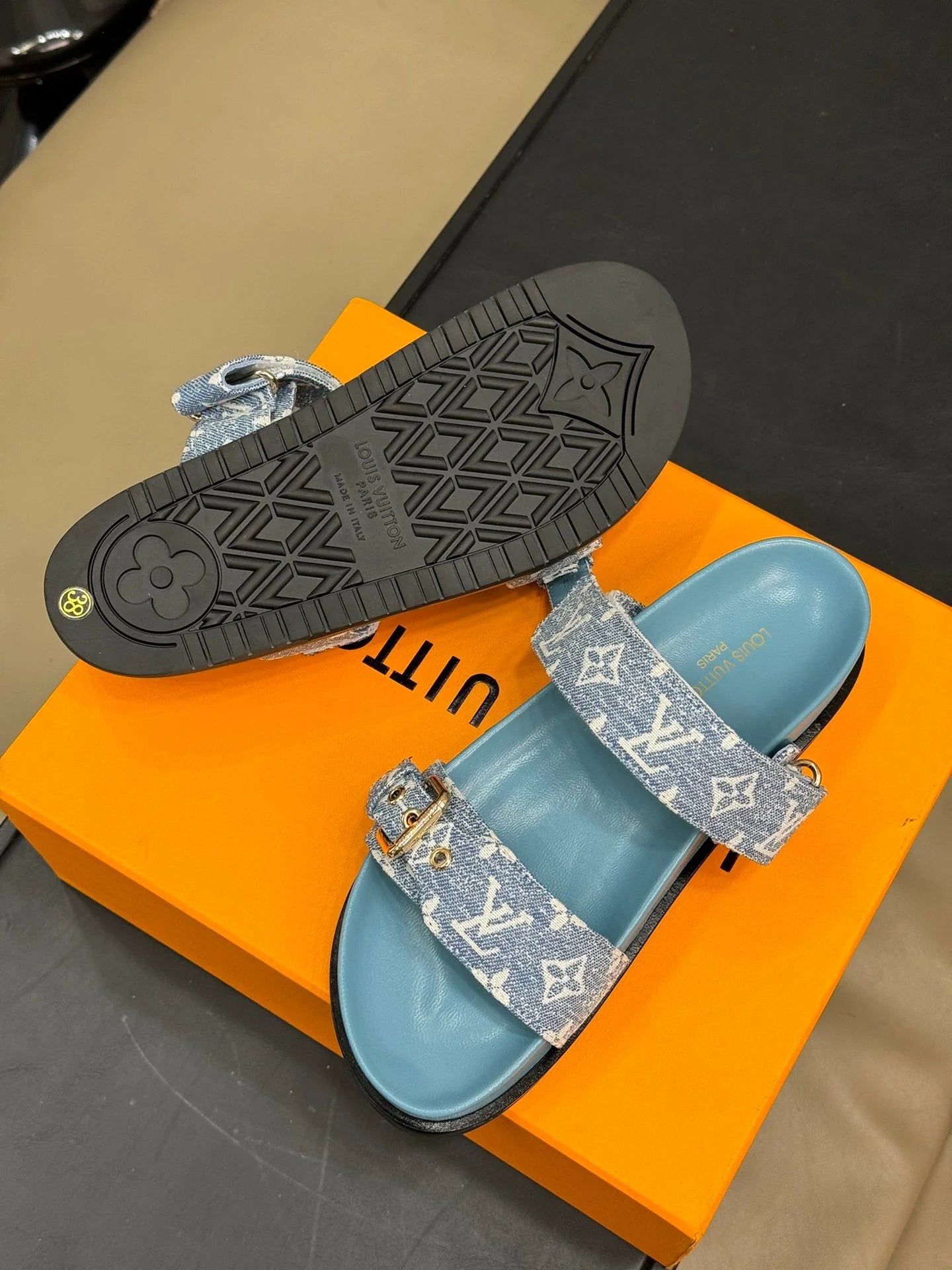 LV SANDAL