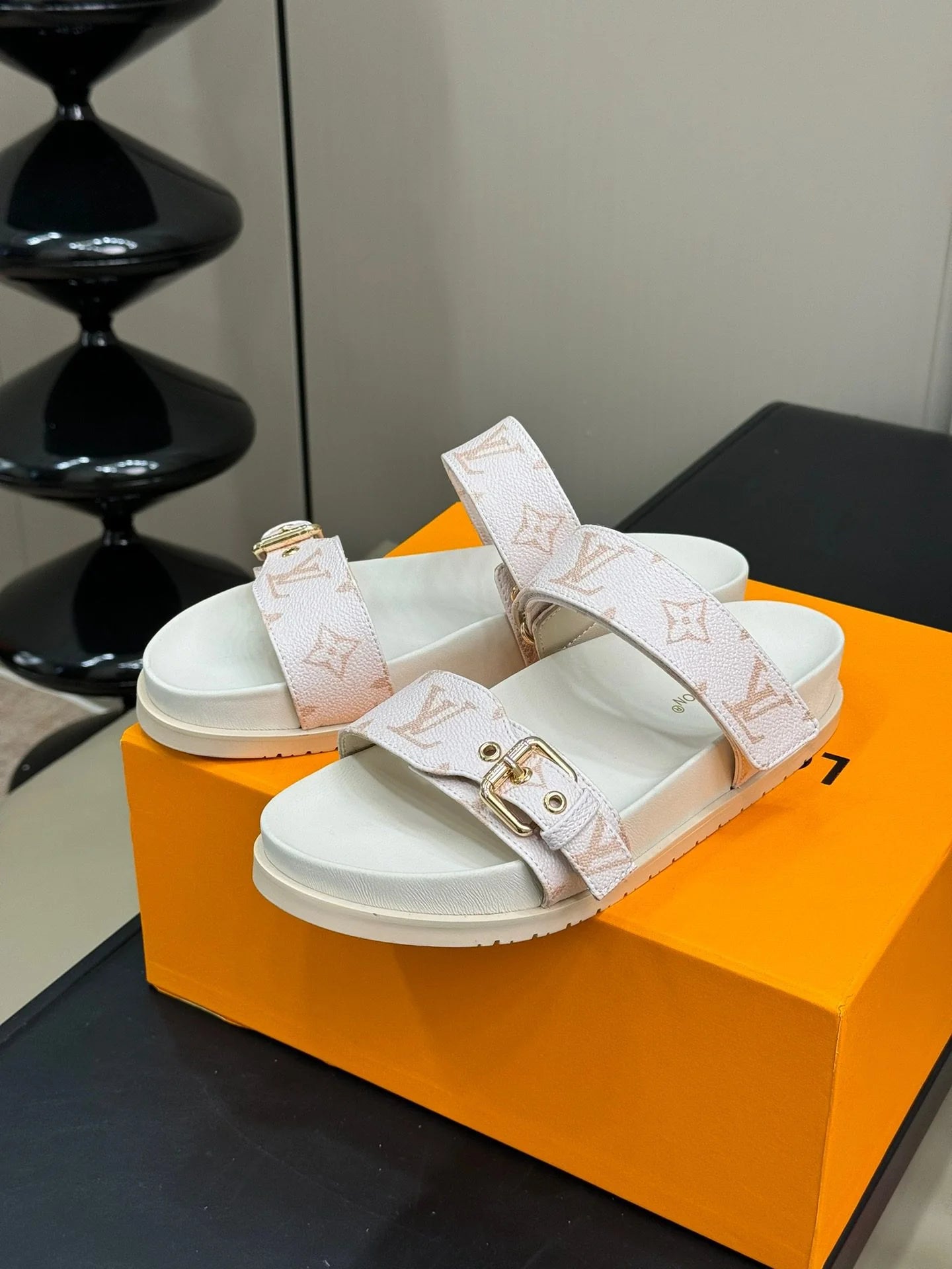 LV SANDAL