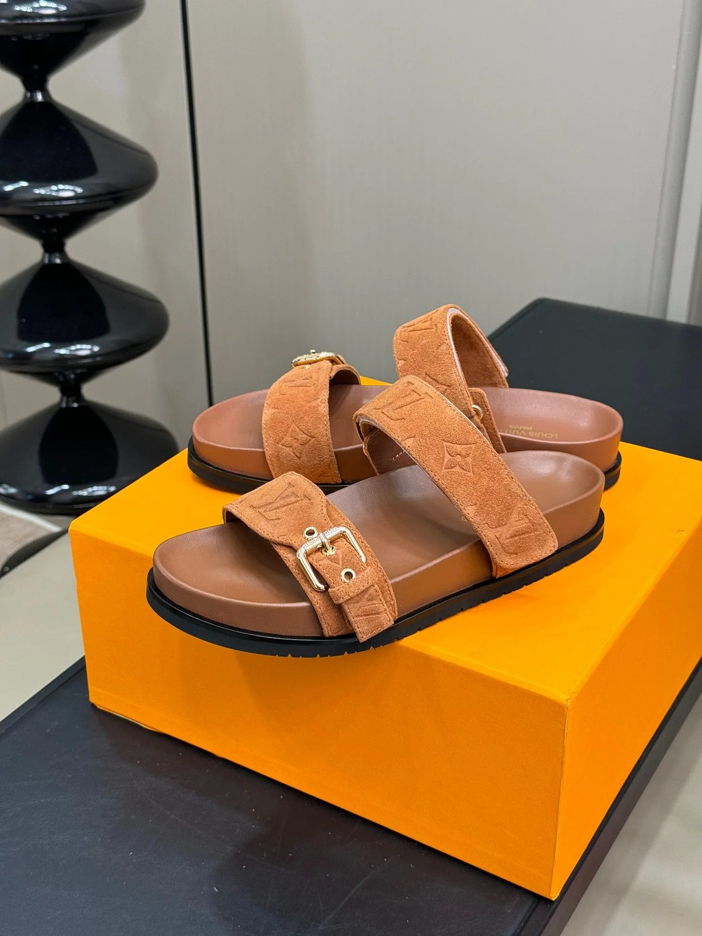 LV SANDAL
