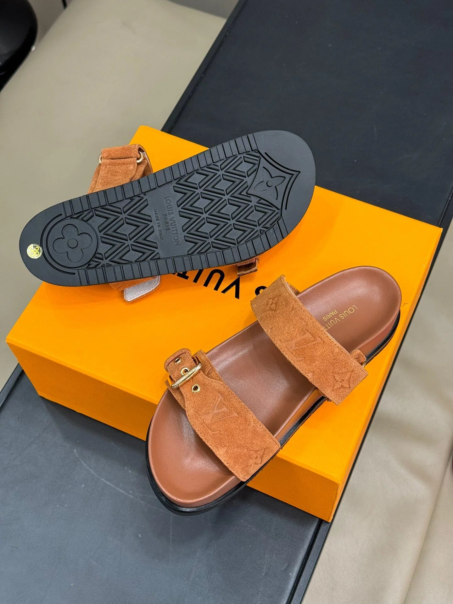 LV SANDAL