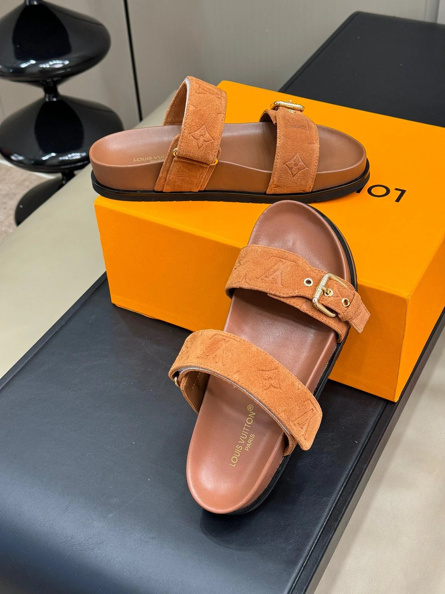 LV SANDAL
