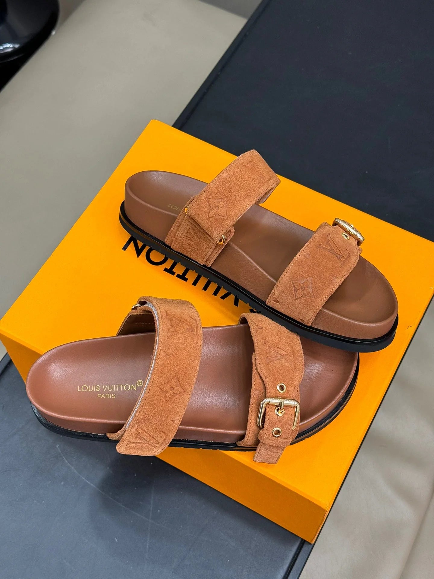 LV SANDAL