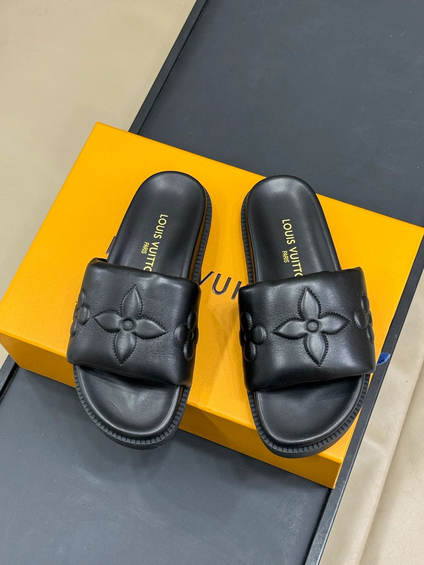 LV SANDAL
