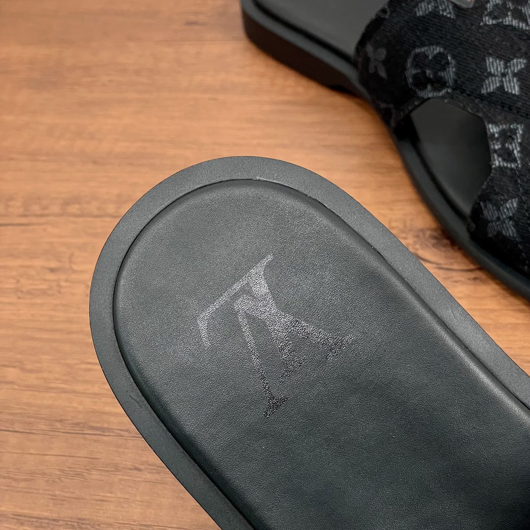 LV SANDAL