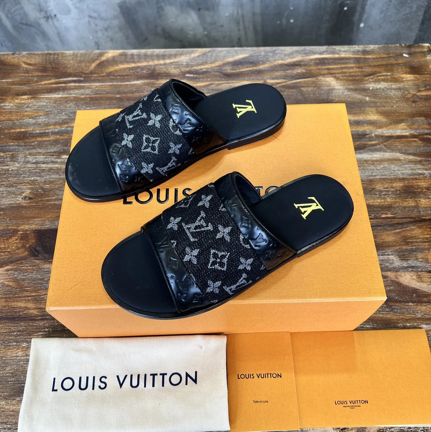 LV SANDAL