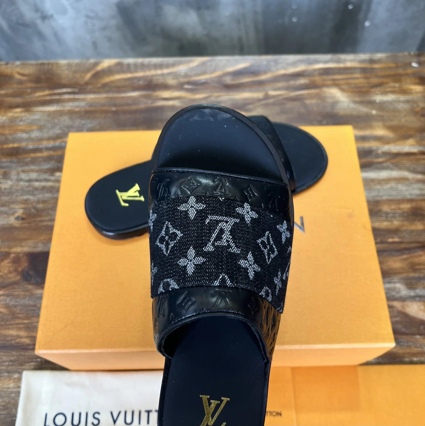 LV SANDAL