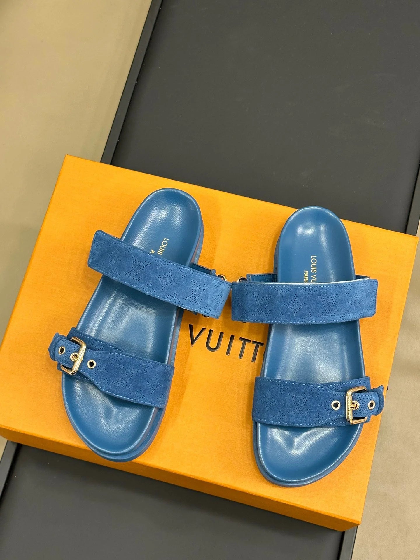LV SANDAL