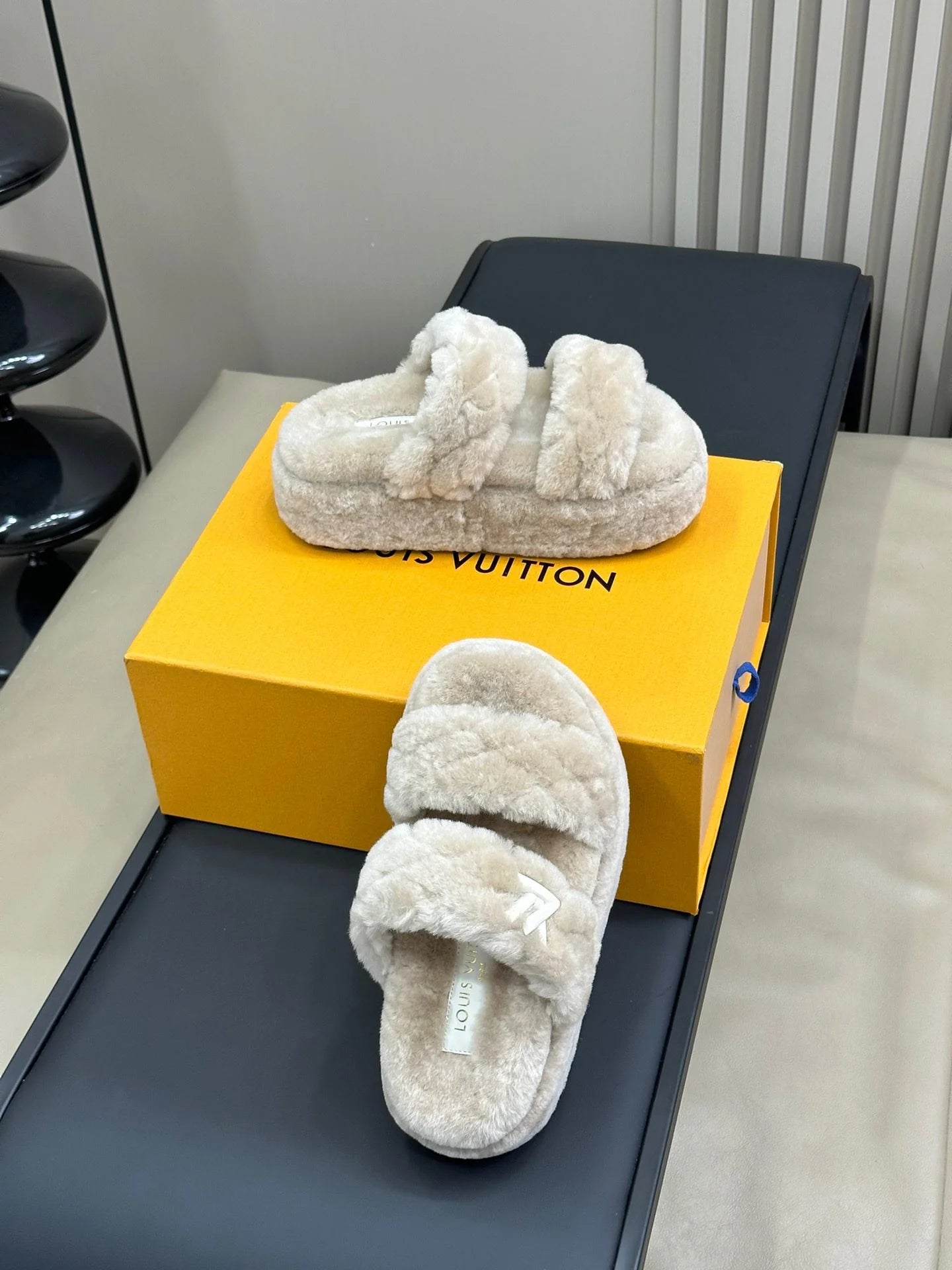 LV SANDAL