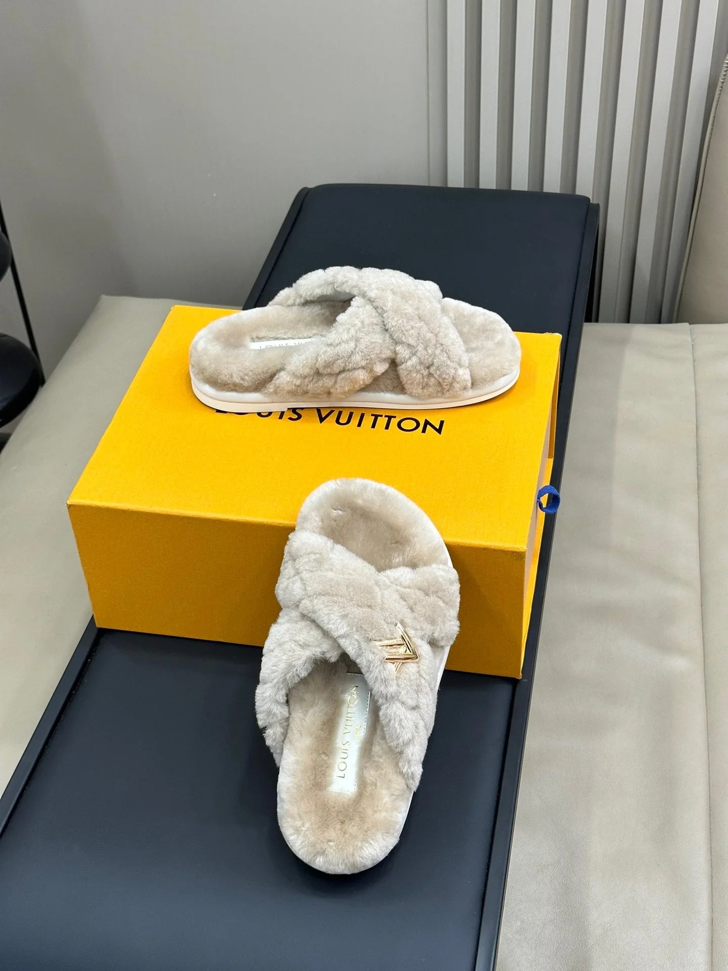 LV SANDAL
