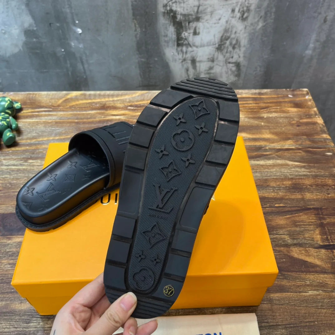 LV SANDAL