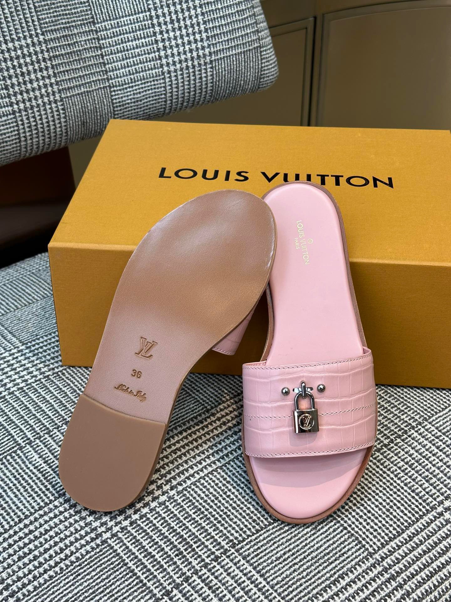 LV SANDAL