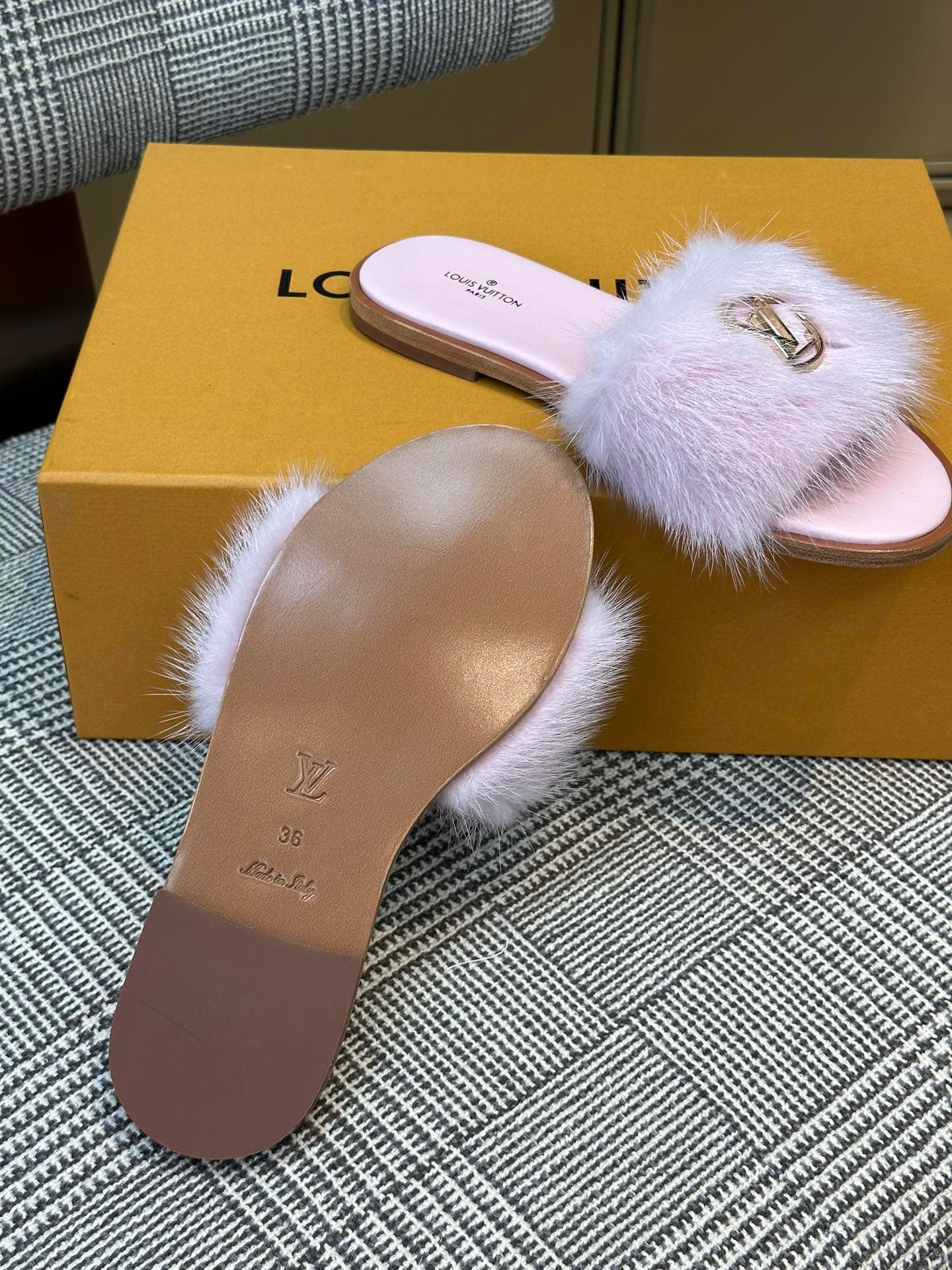 LV SANDAL