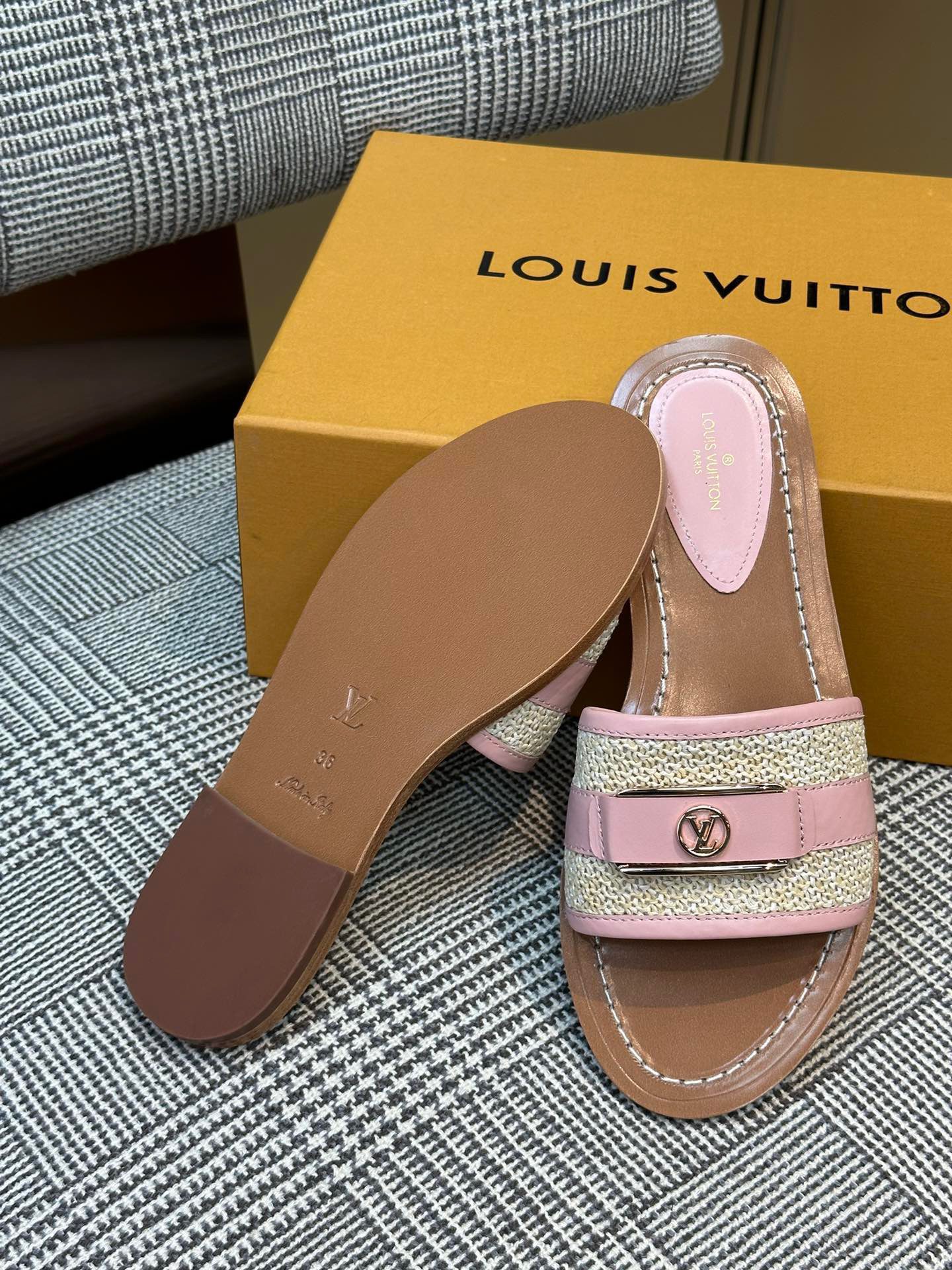 LV SANDAL