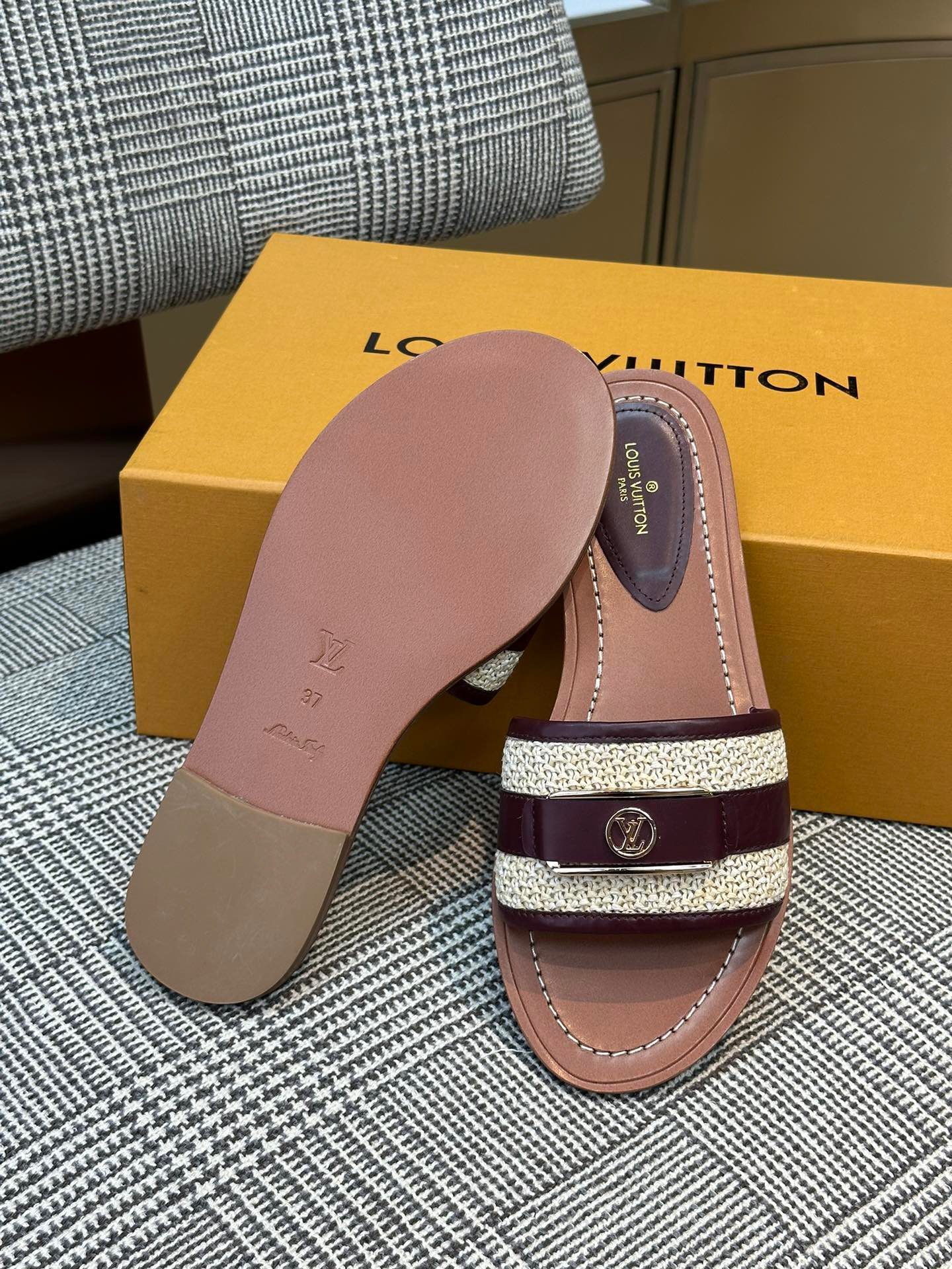 LV SANDAL
