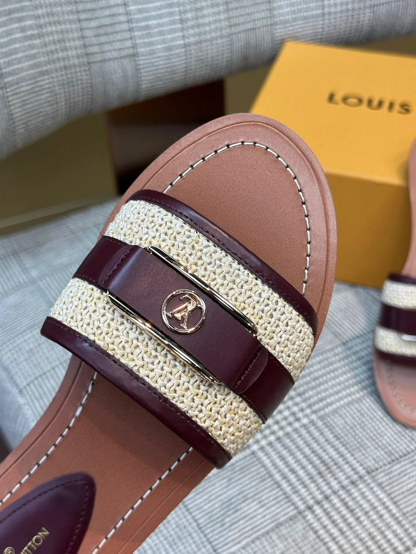 LV SANDAL