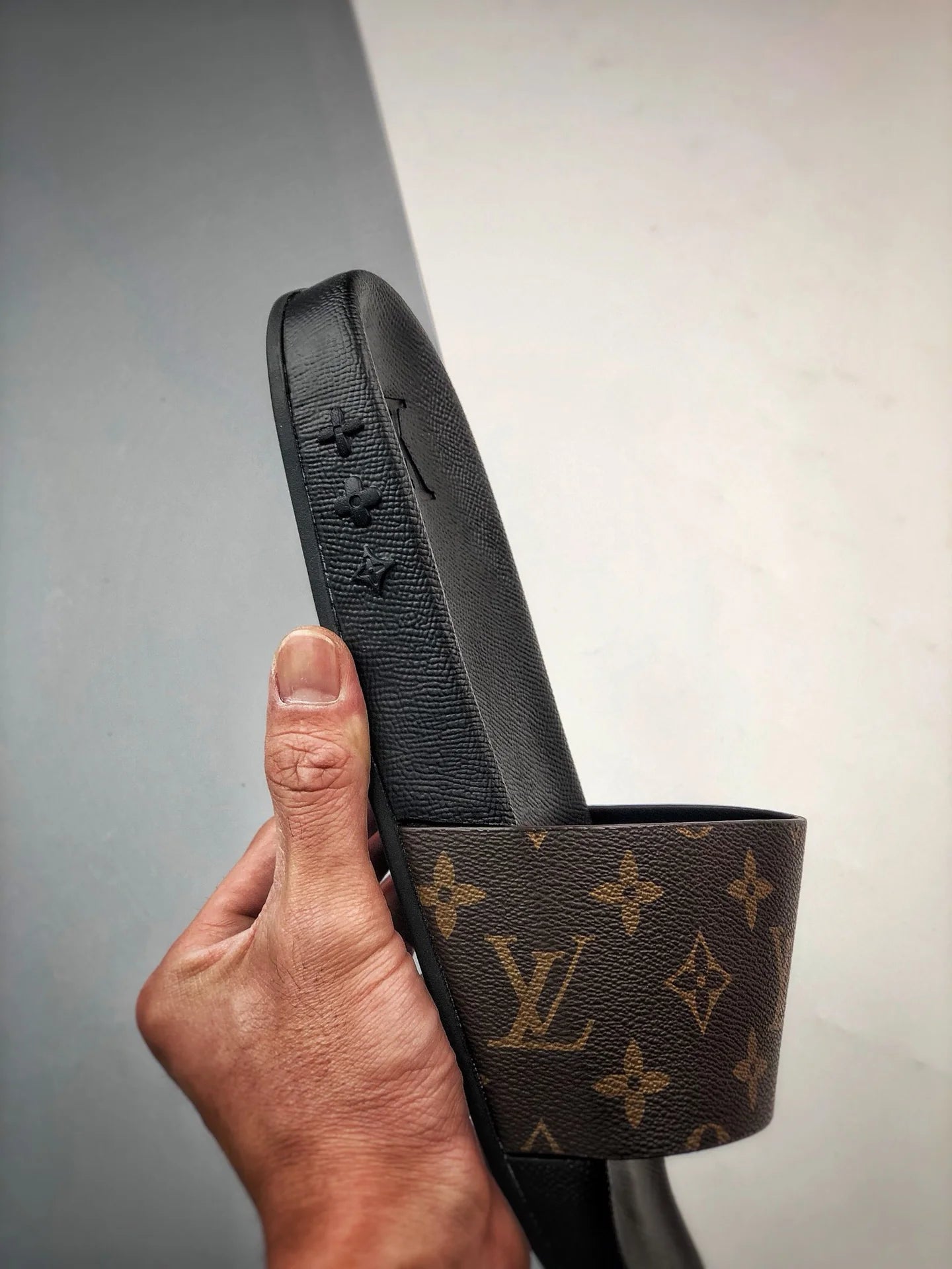 LV SANDAL