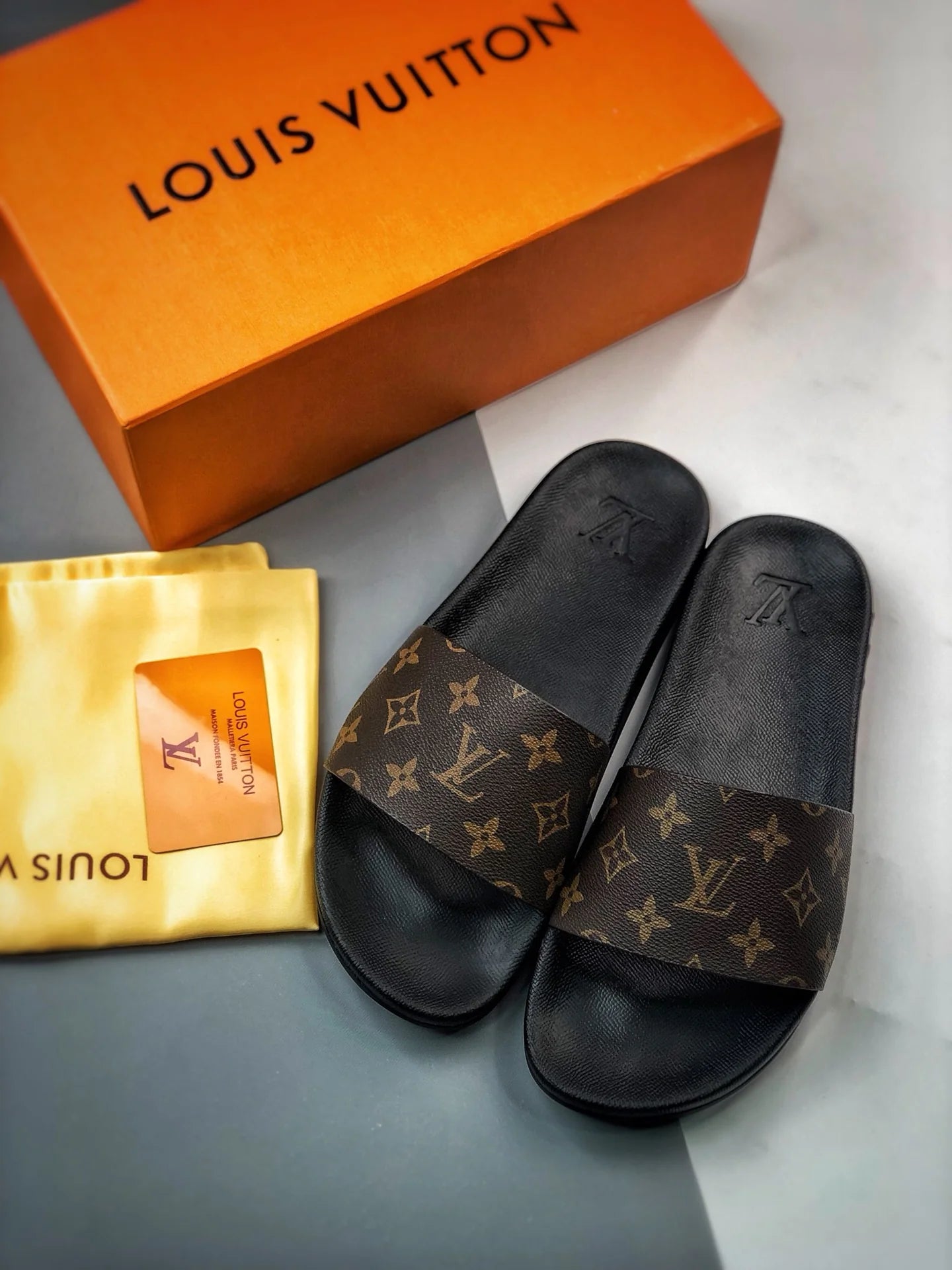 LV SANDAL