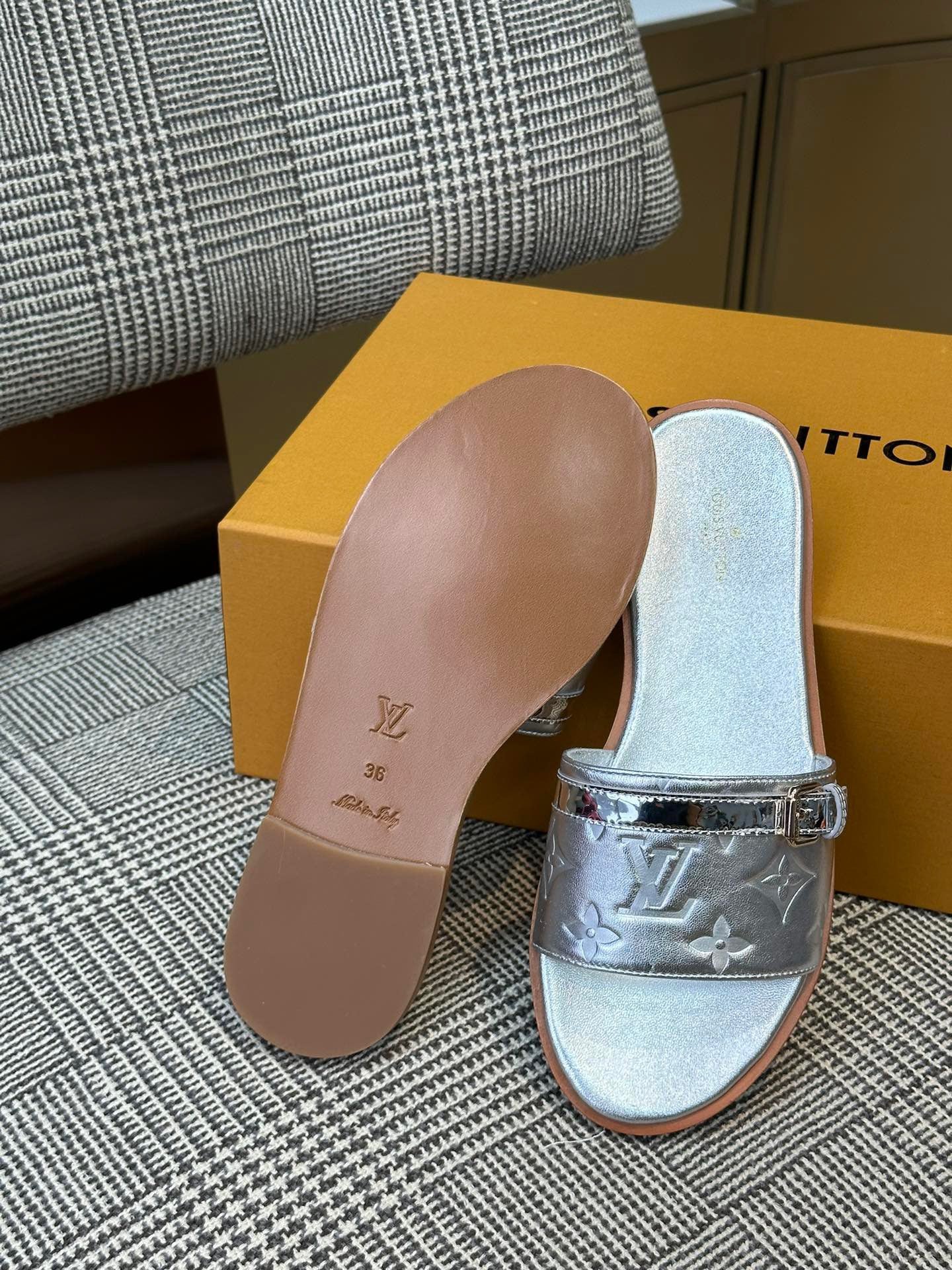 LV SANDAL