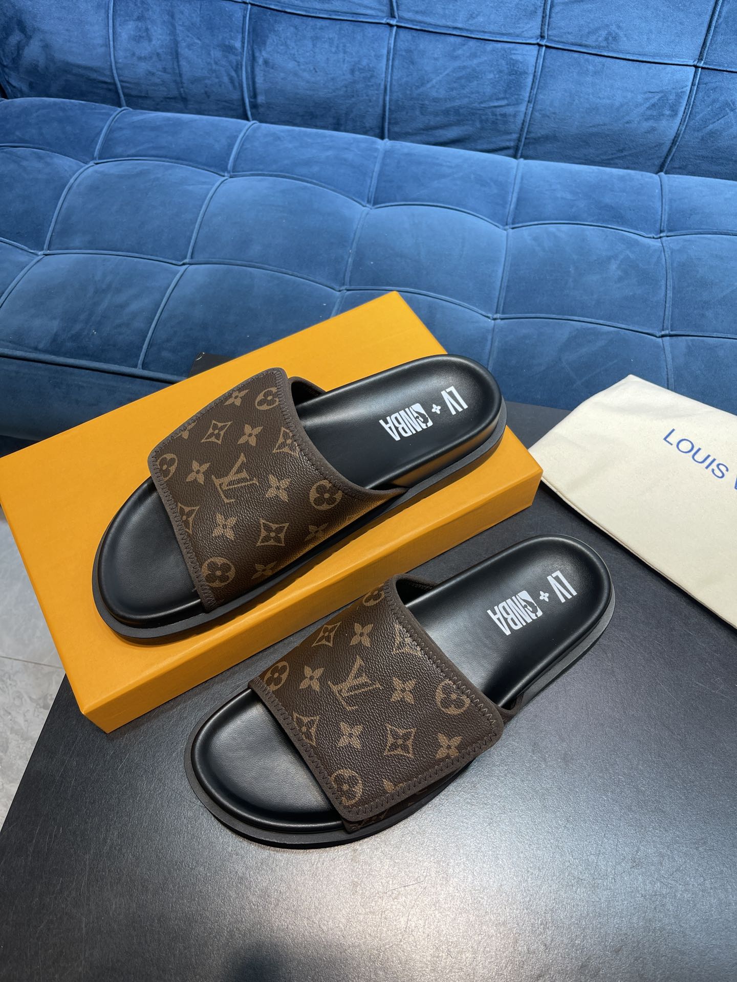 LV SANDAL