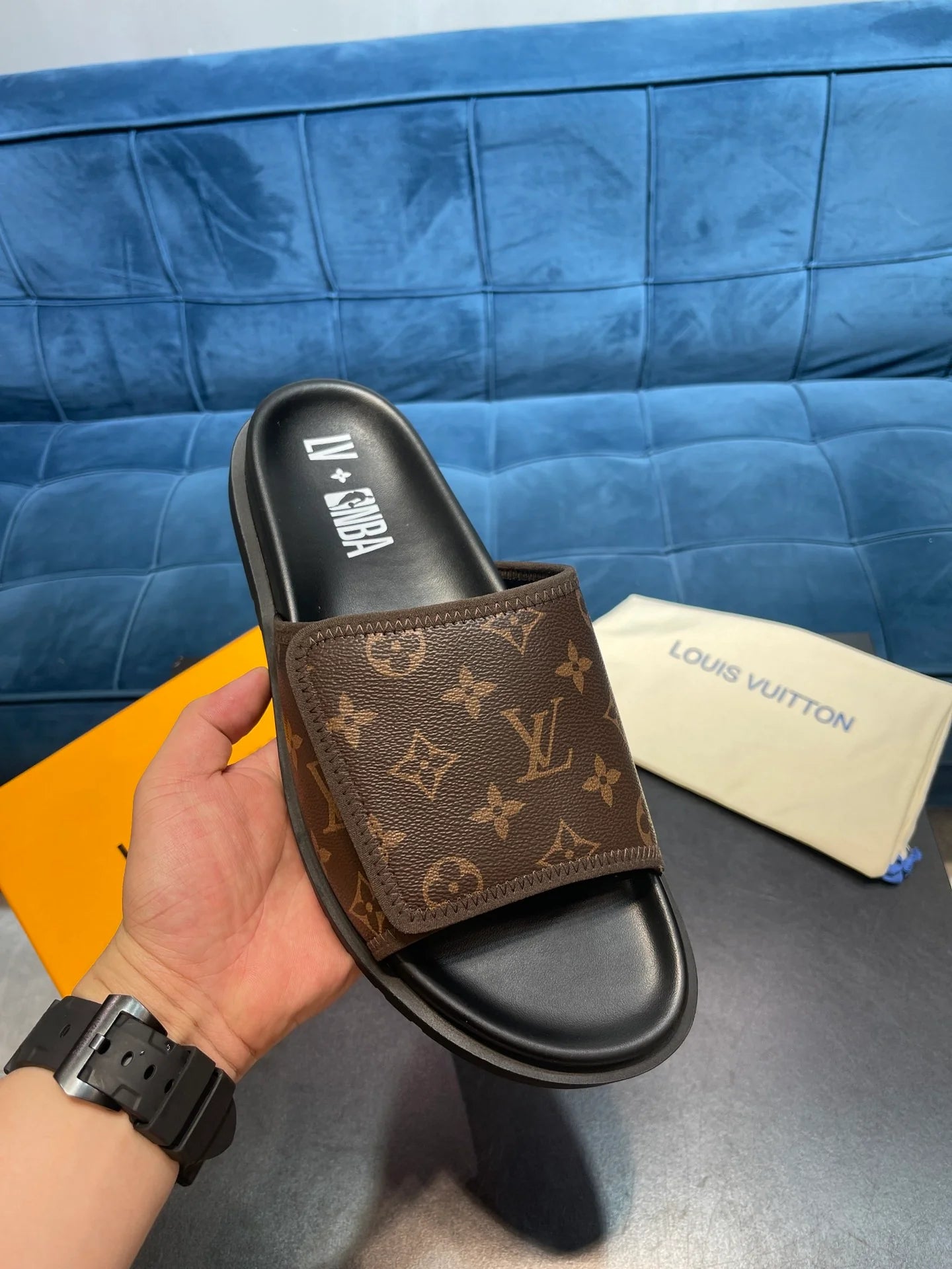 LV SANDAL