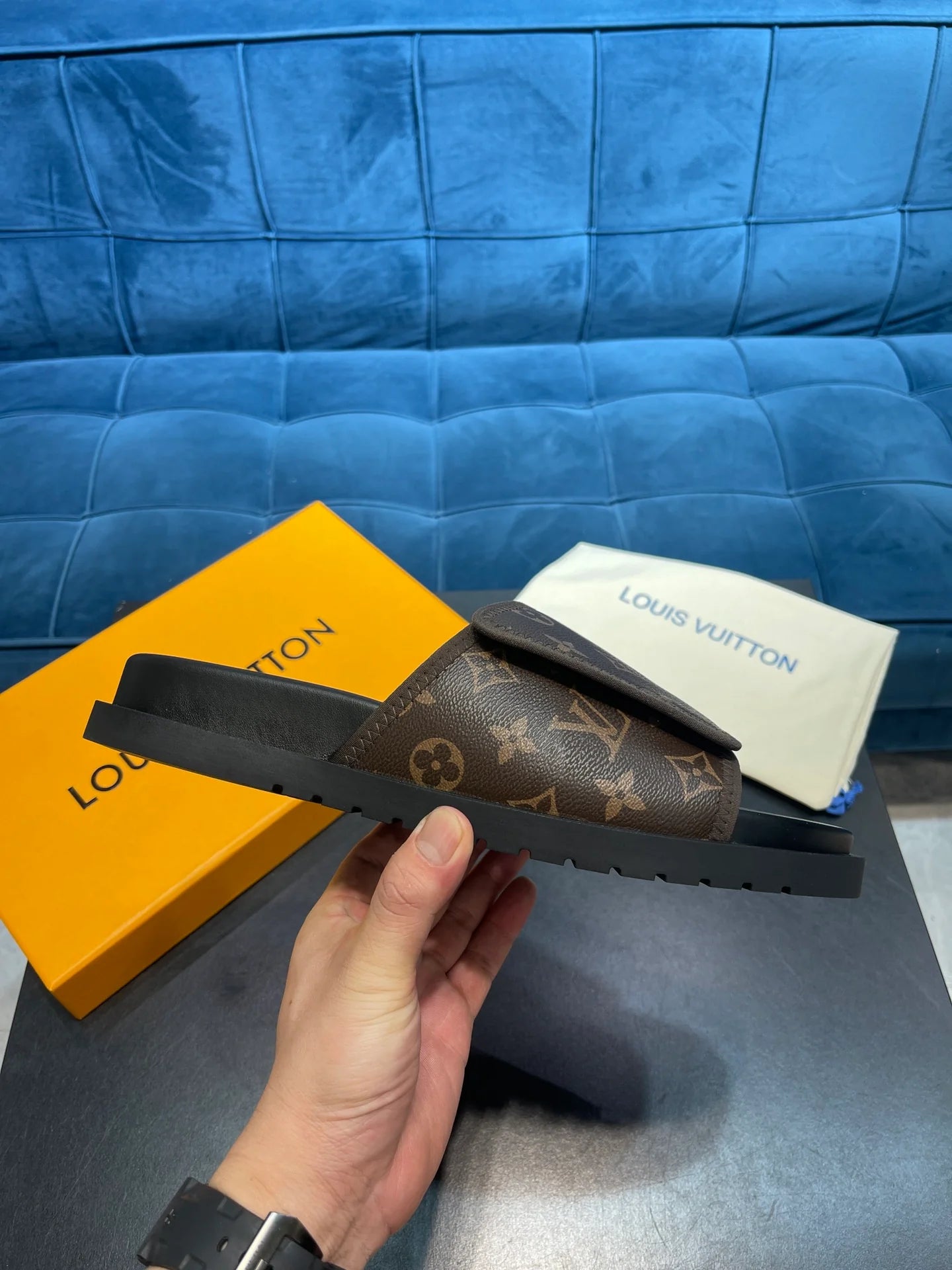 LV SANDAL