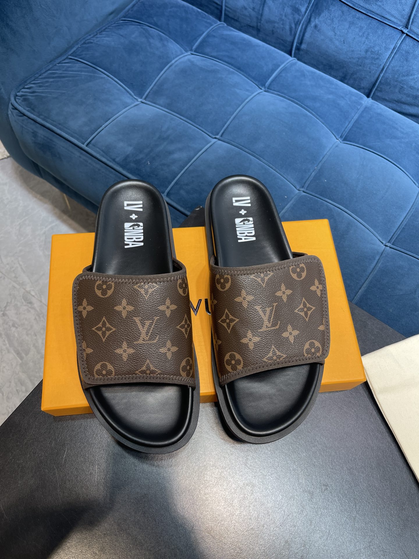 LV SANDAL