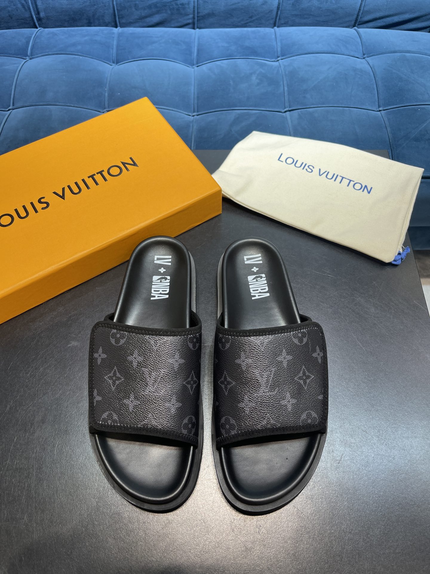 LV SANDAL