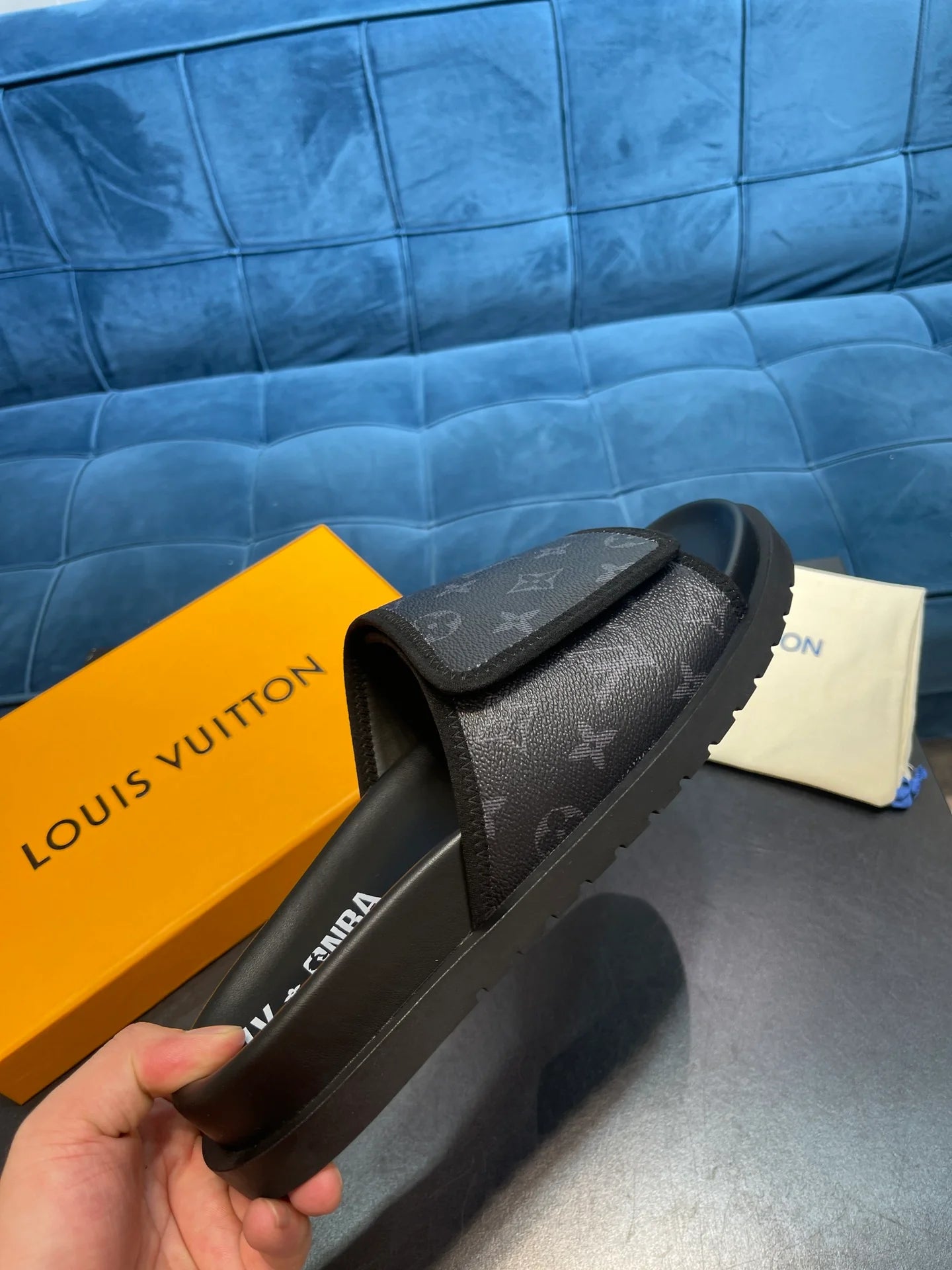 LV SANDAL