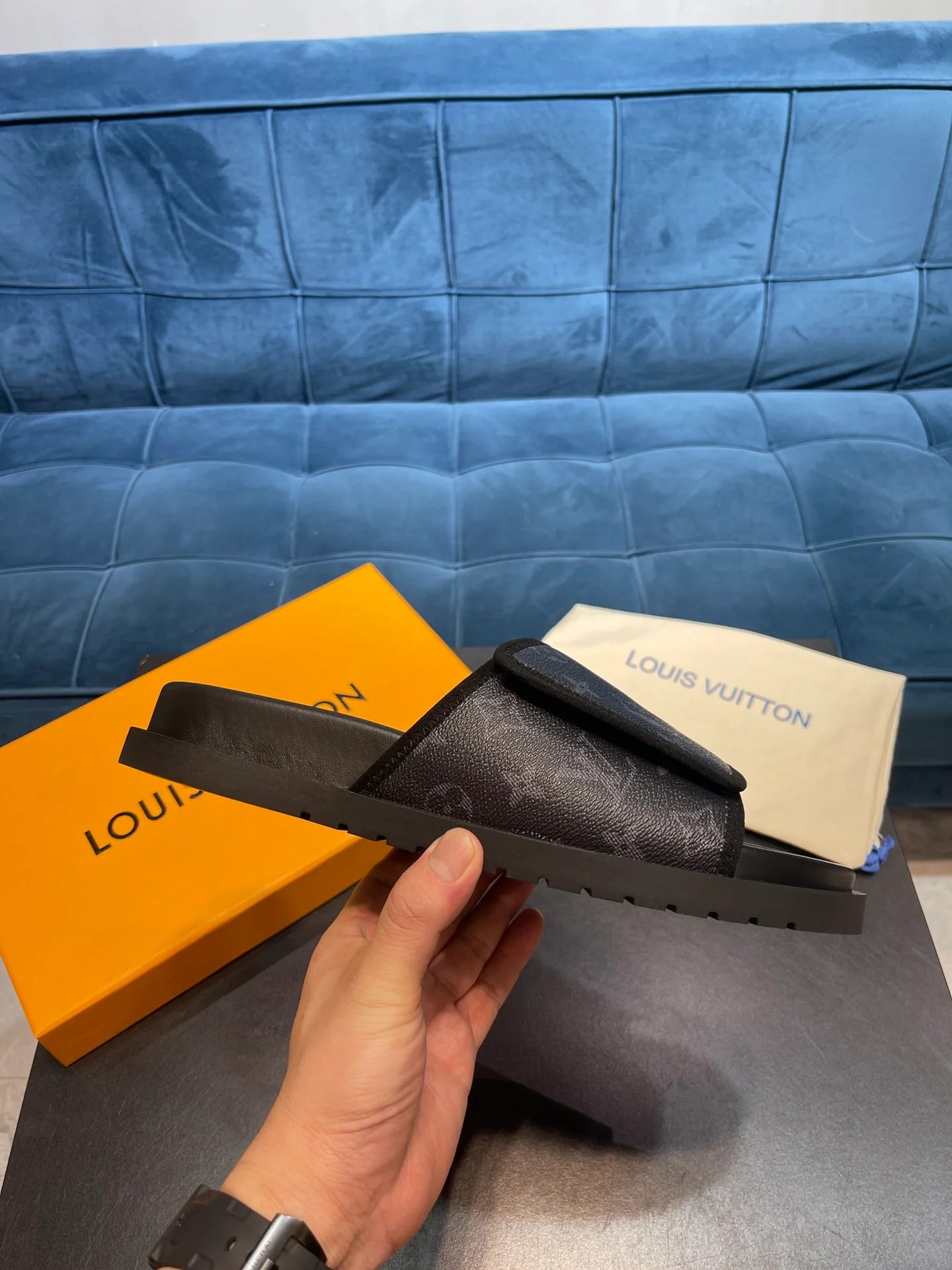 LV SANDAL