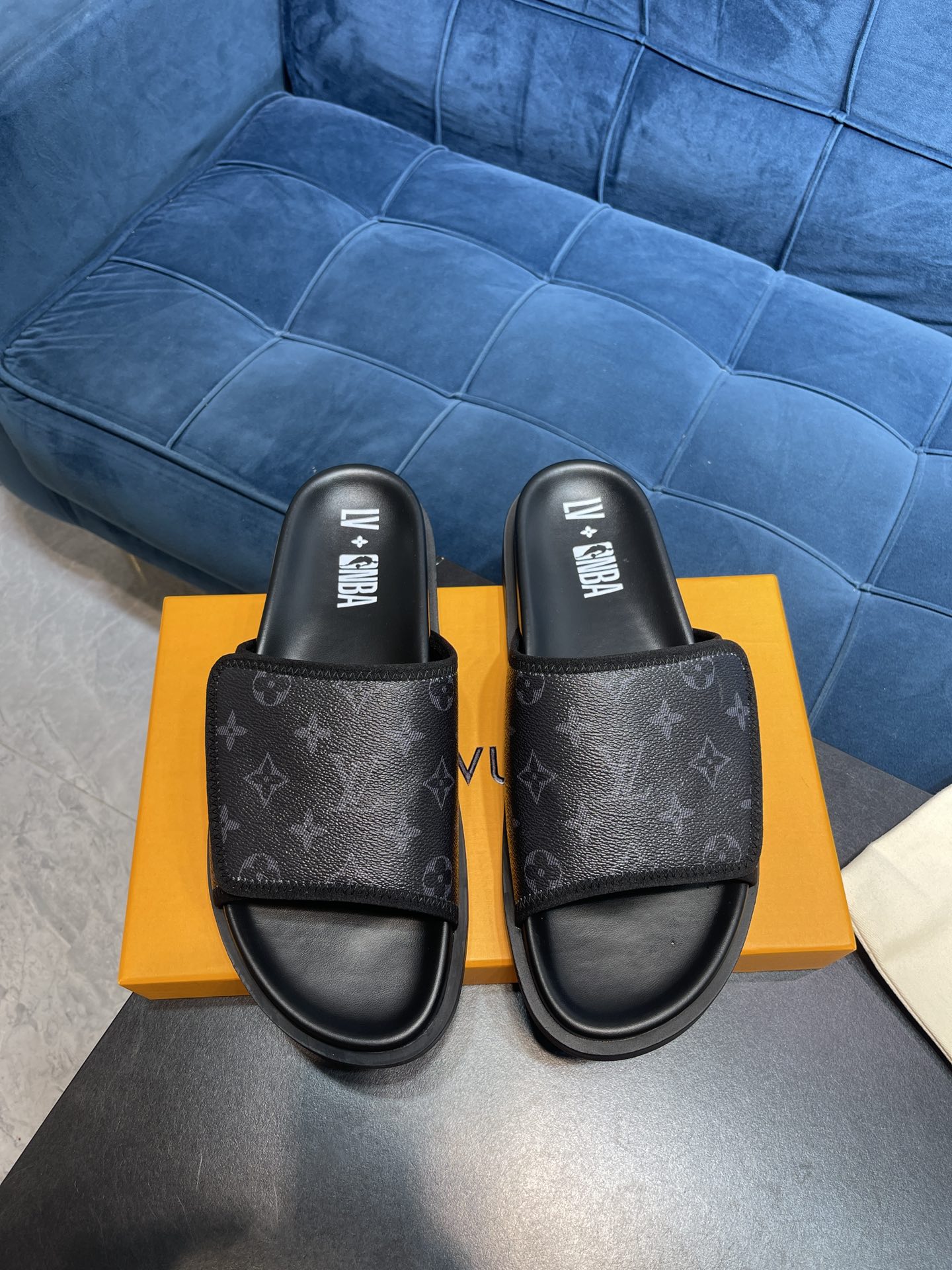 LV SANDAL