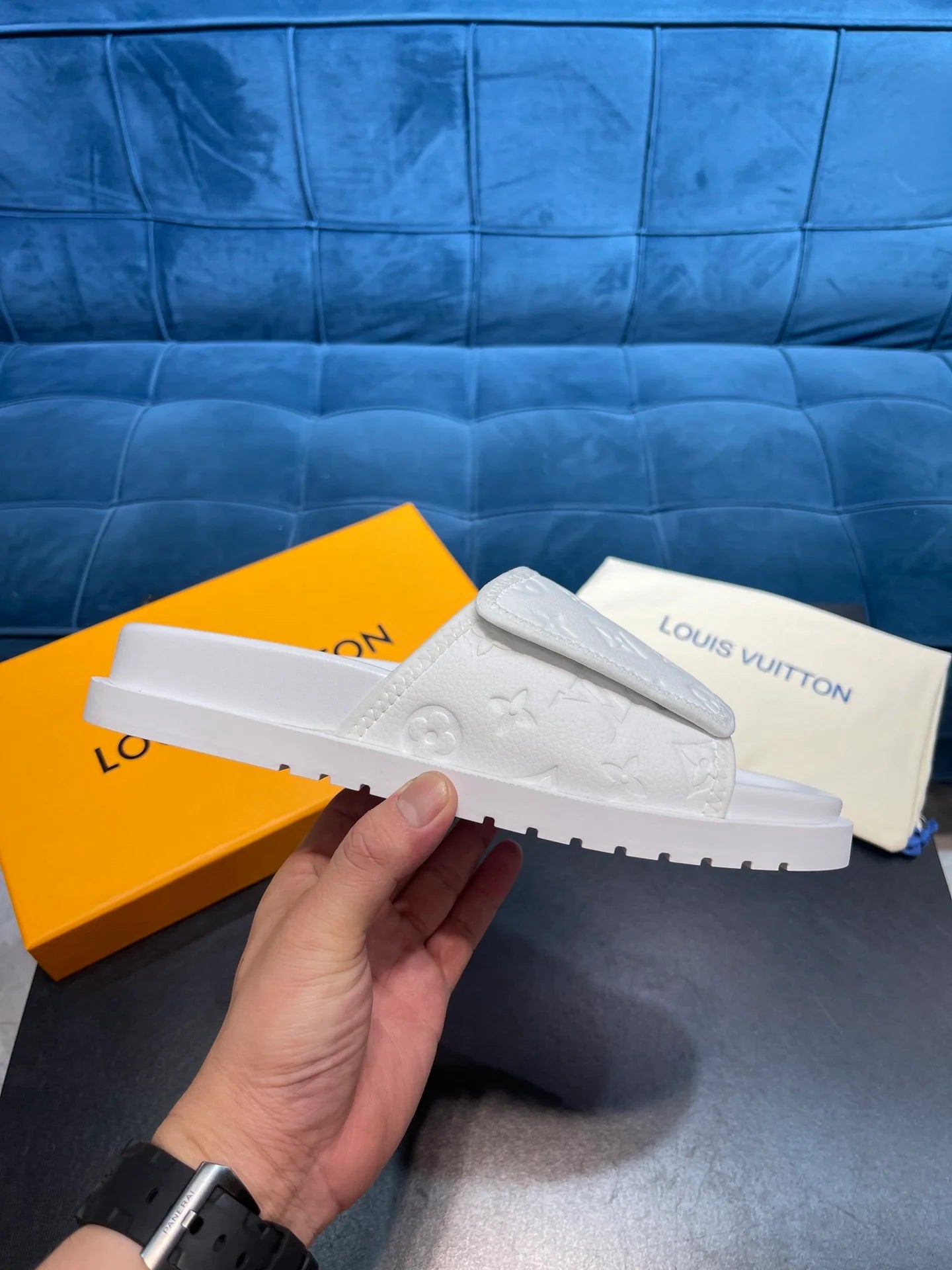 LV SANDAL