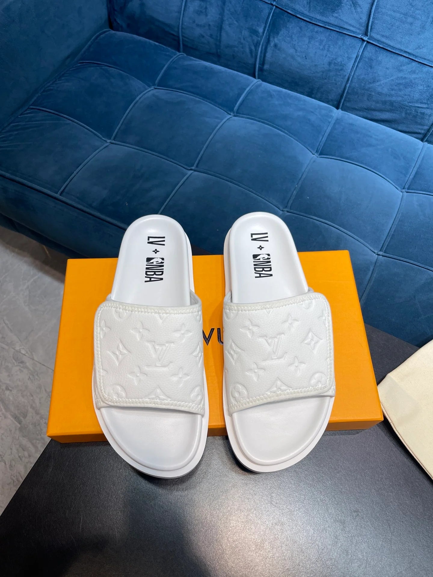 LV SANDAL