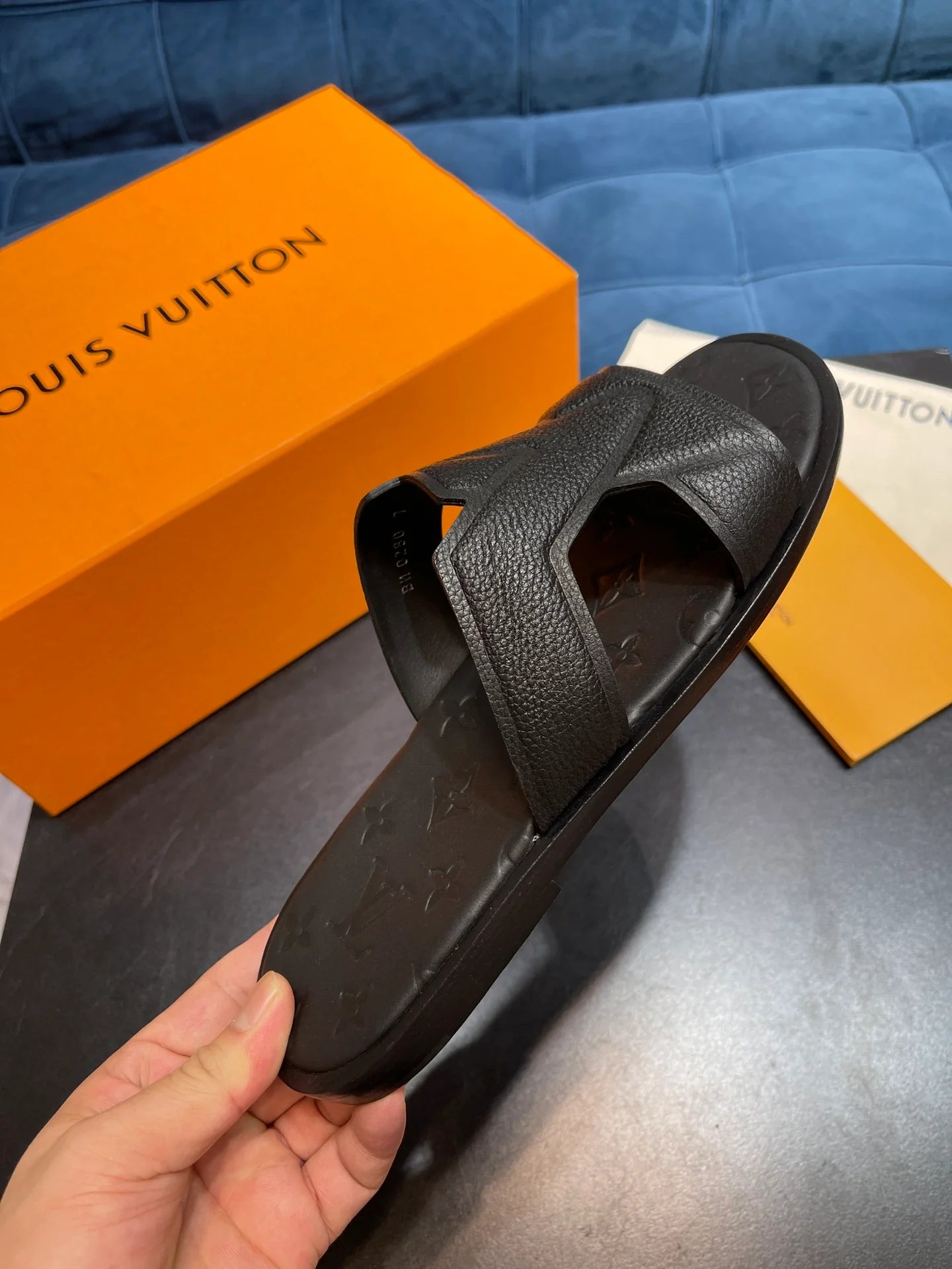 LV SANDAL
