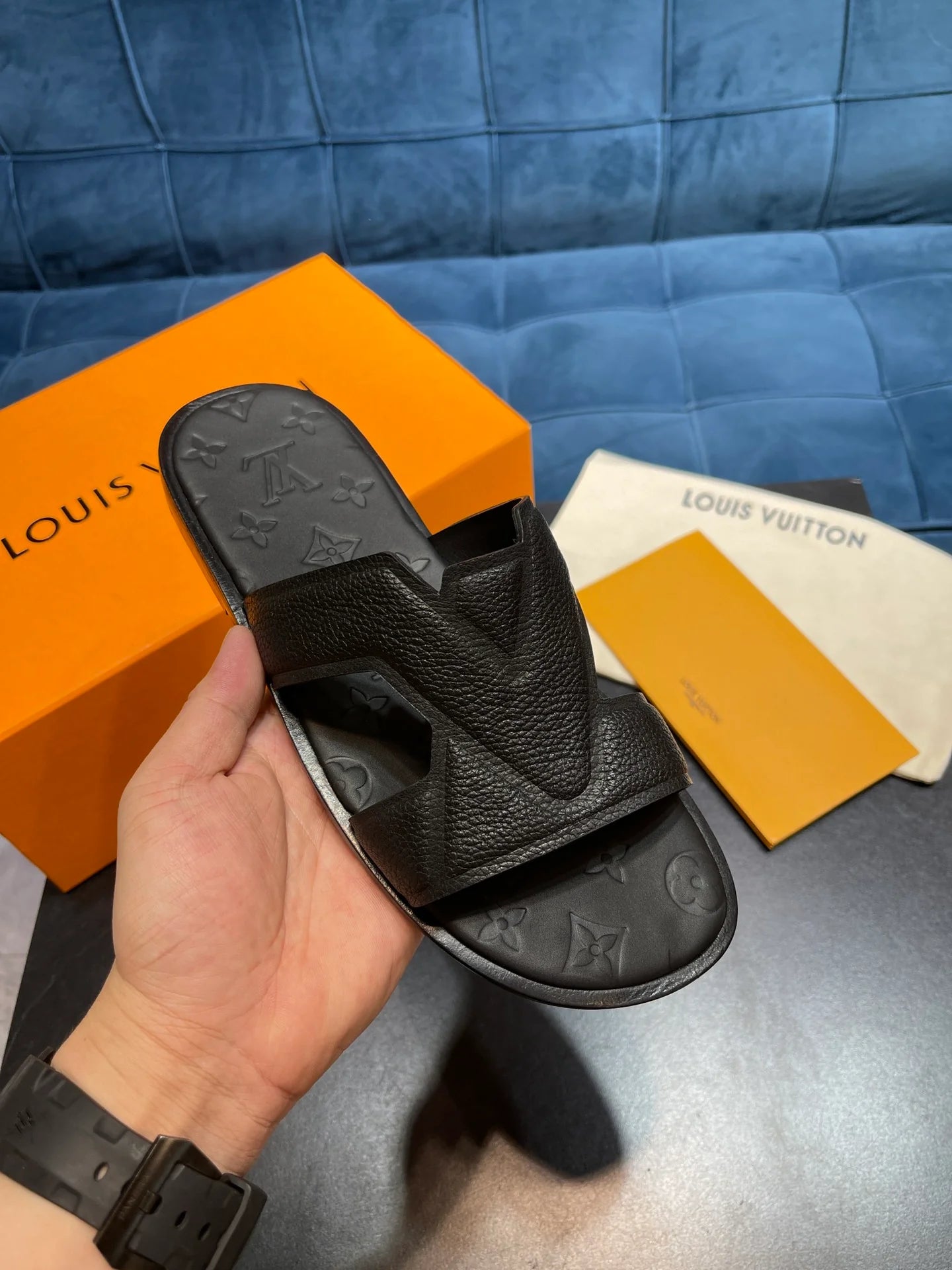 LV SANDAL