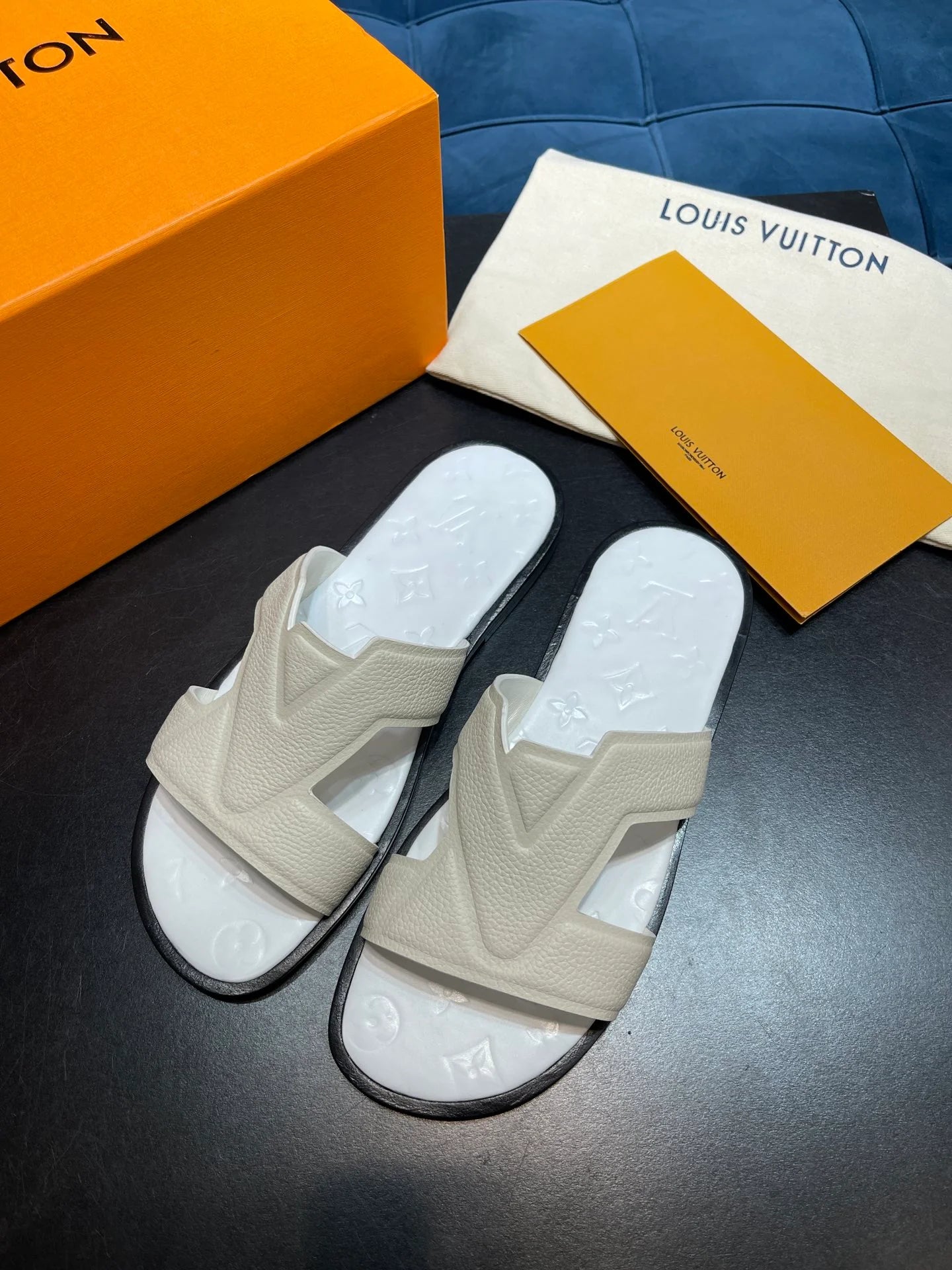 LV SANDAL