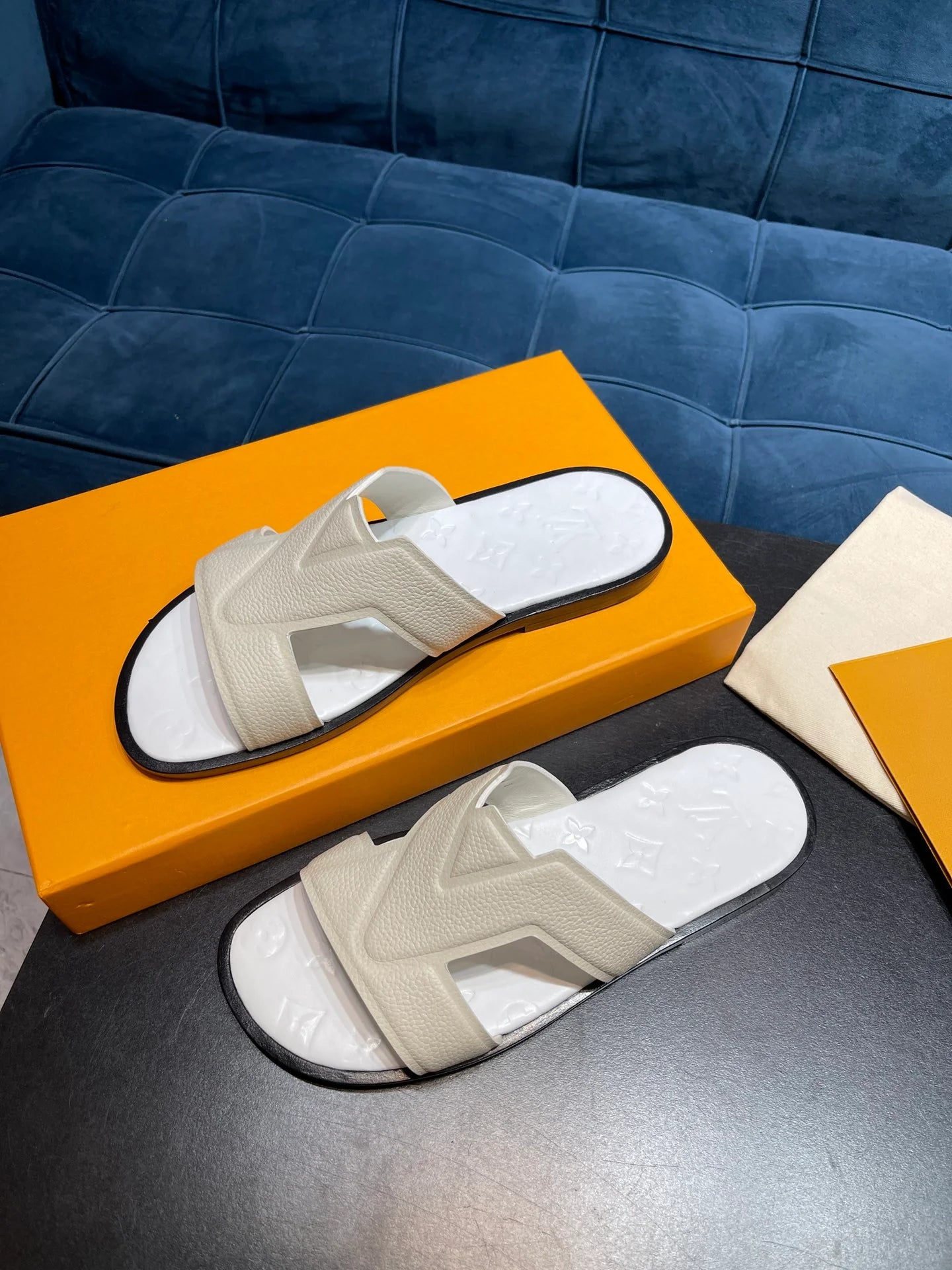 LV SANDAL