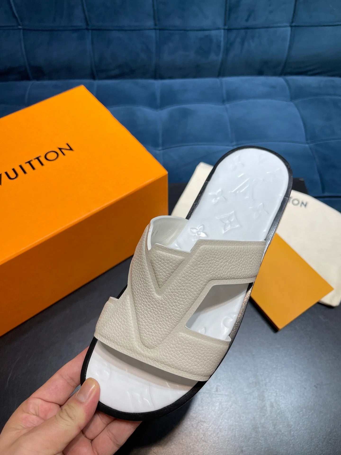 LV SANDAL